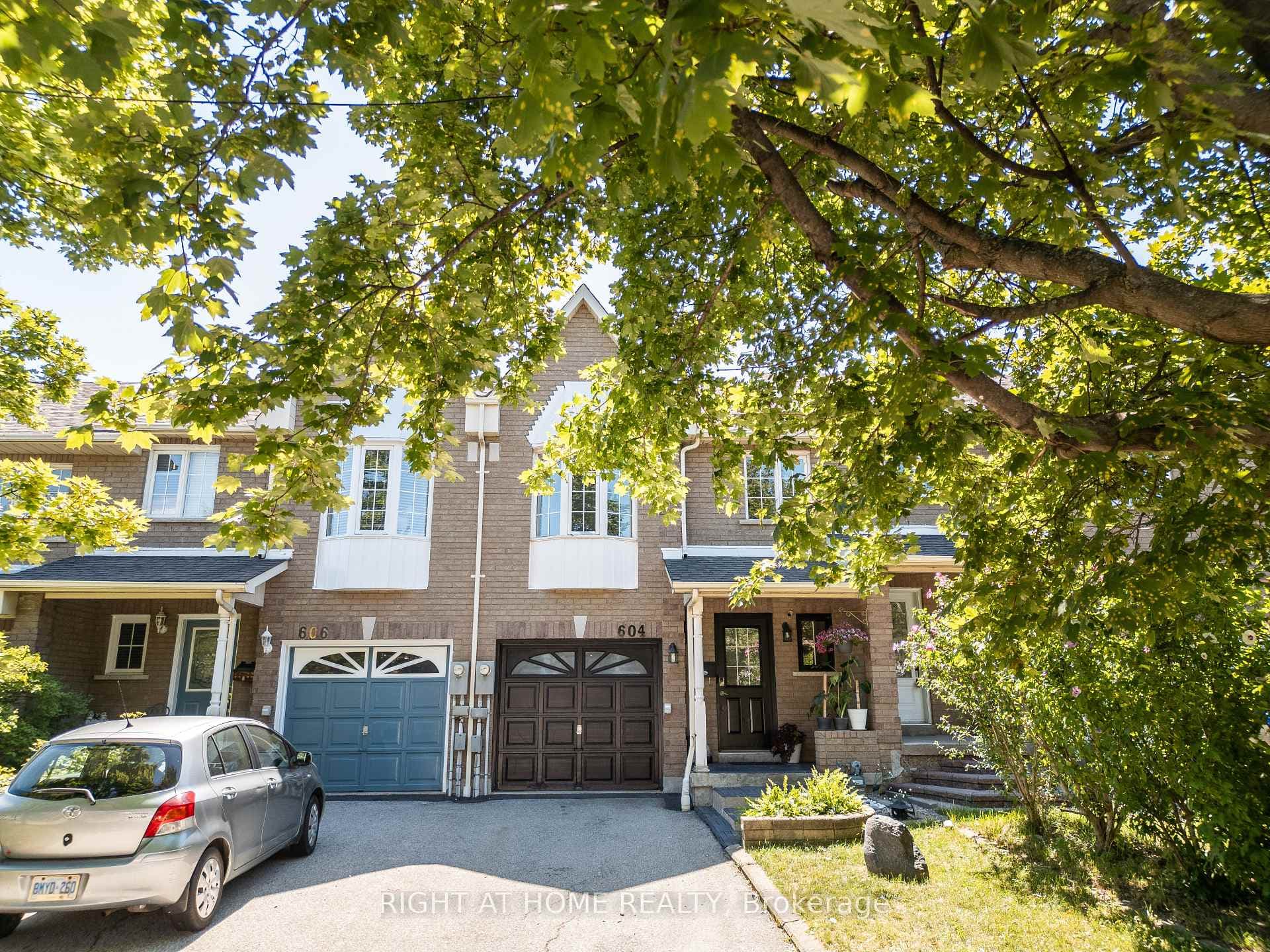 604 Lumberton Crescent