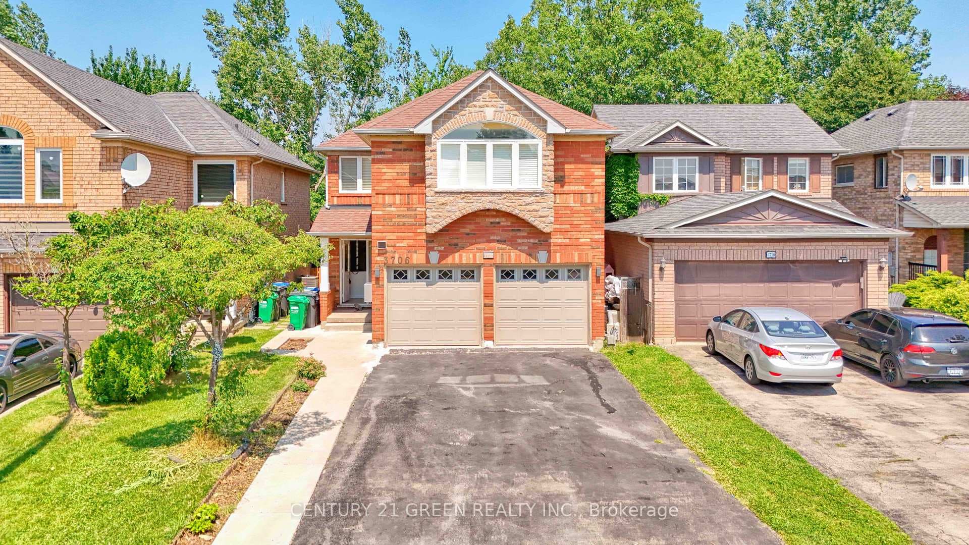3706 Forest Bluff Crescent