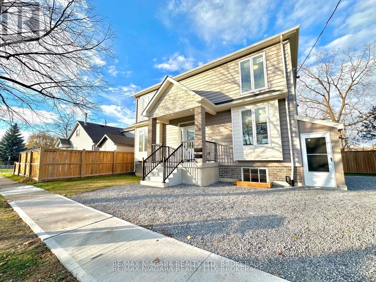 39 Grove Avenue Unit LOWER