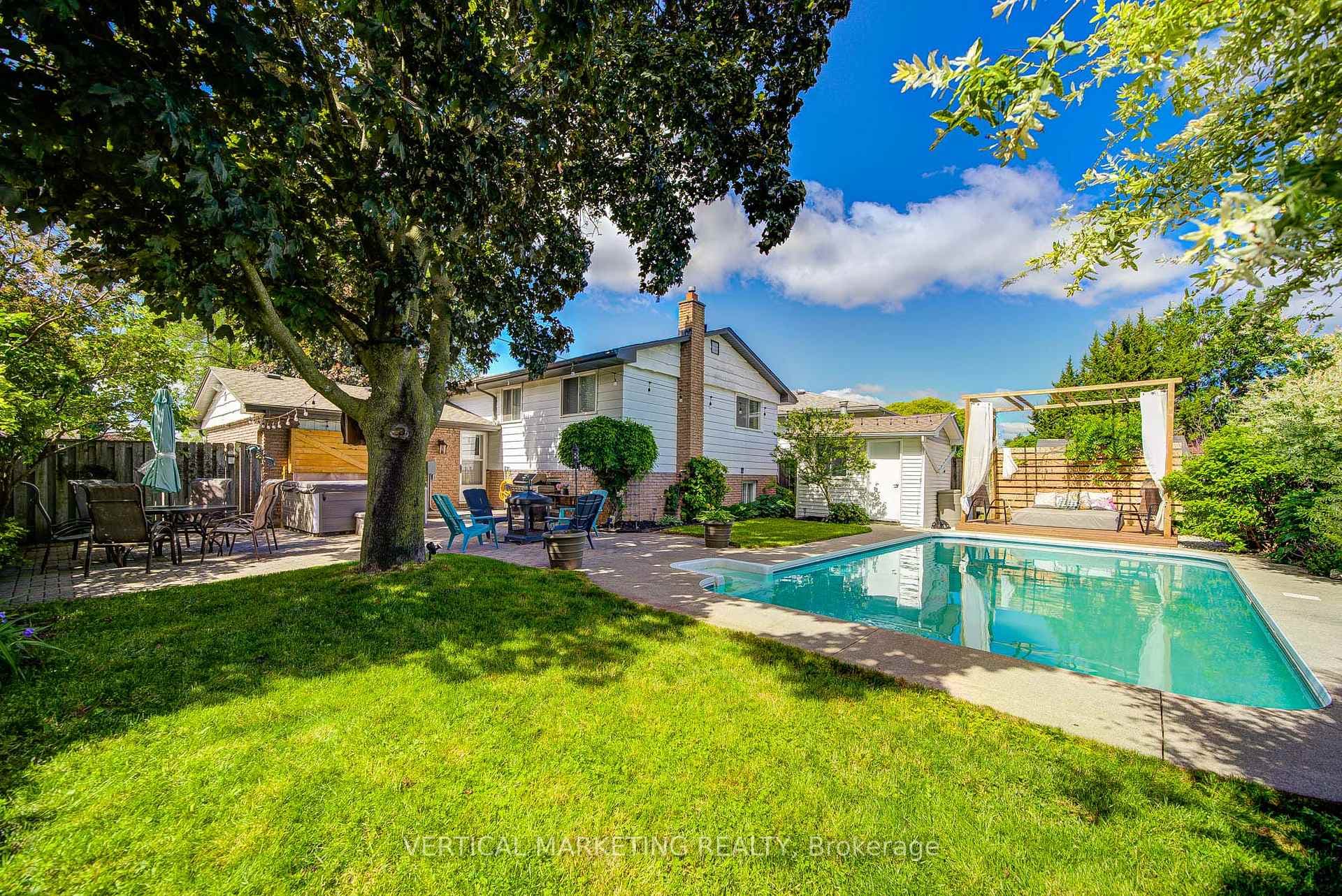 10 Crabapple Court