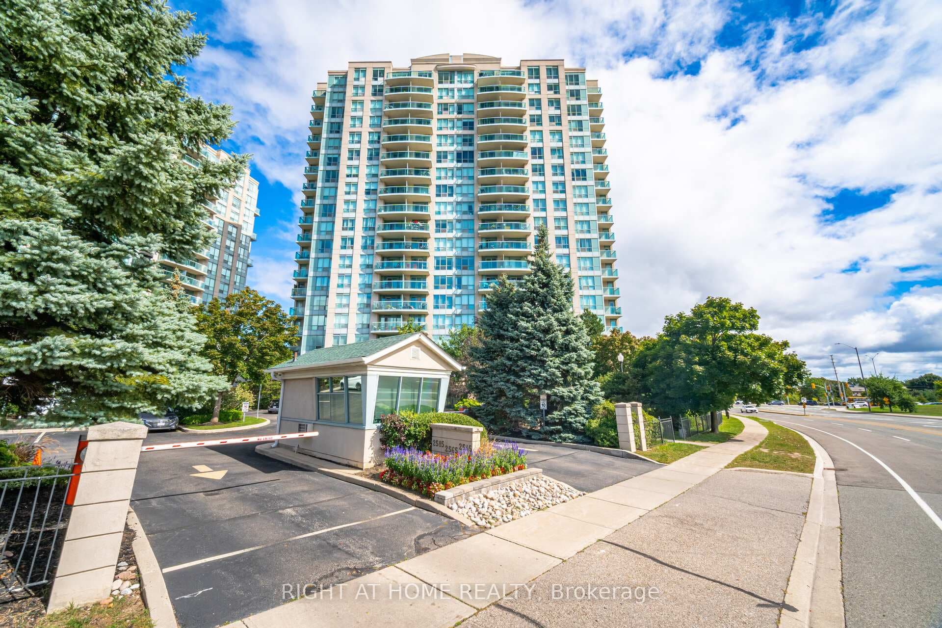 2545 Erin Centre Boulevard Unit 1211