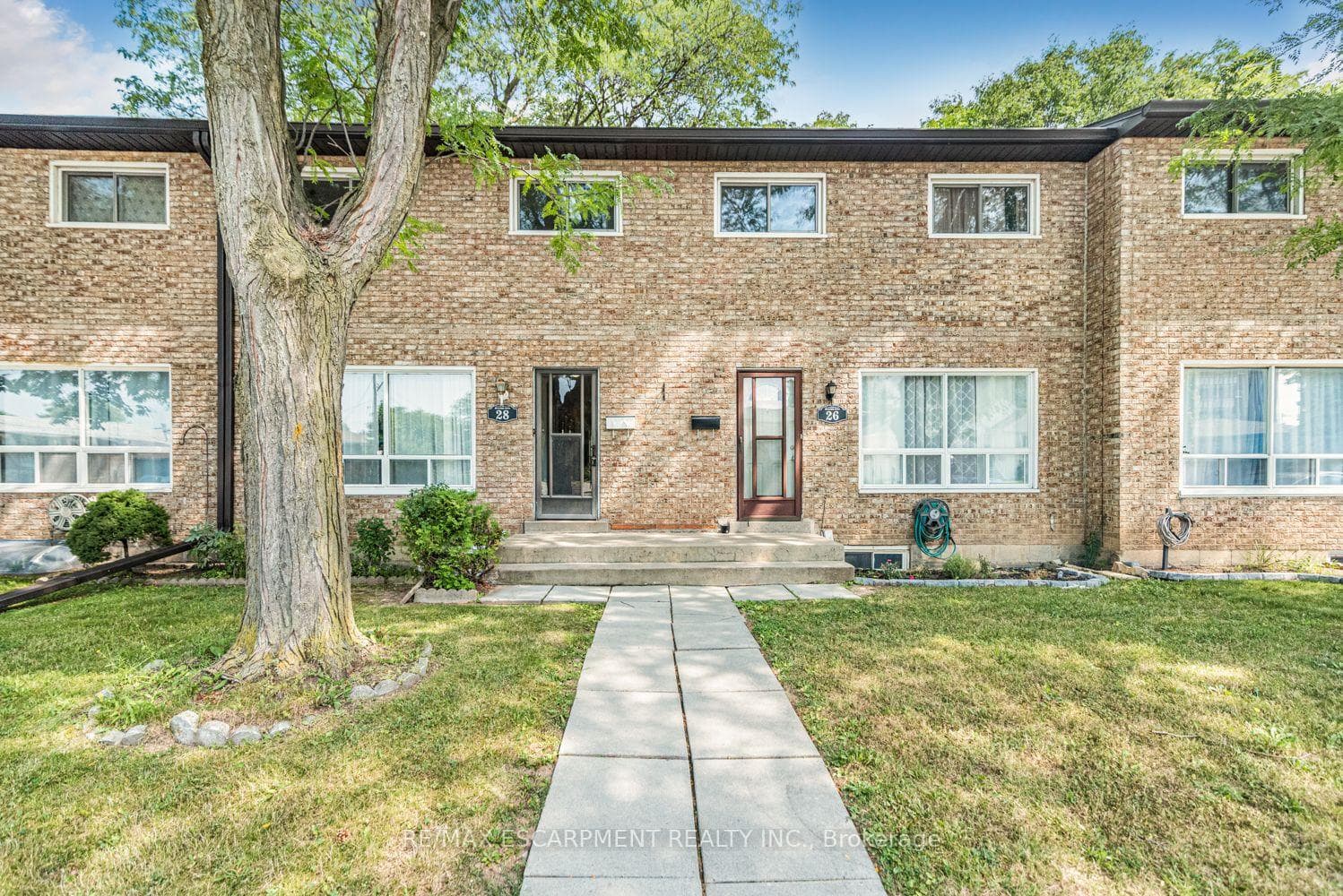 28 RIVERDALE Drive