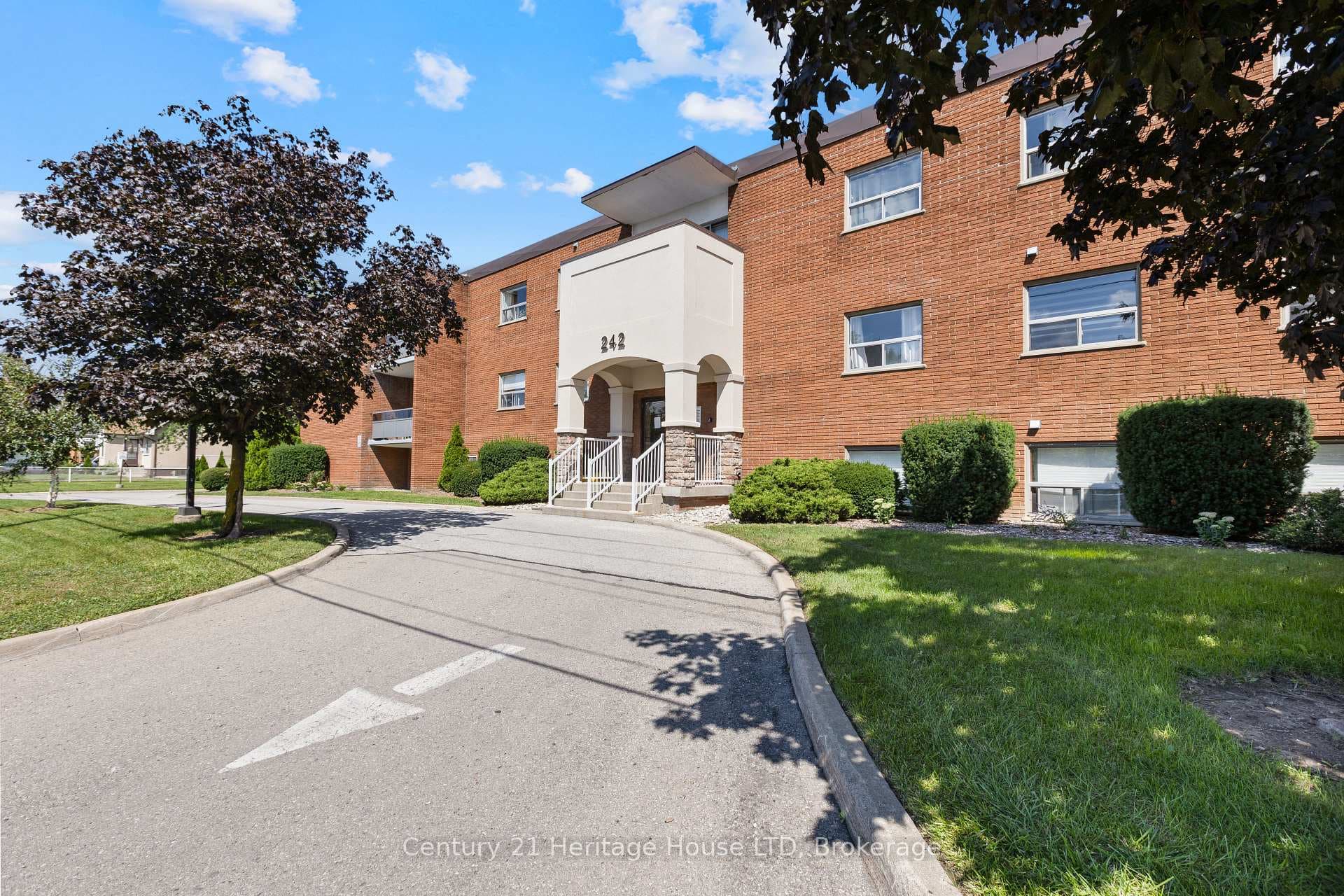 242 Oakdale Avenue Unit 109