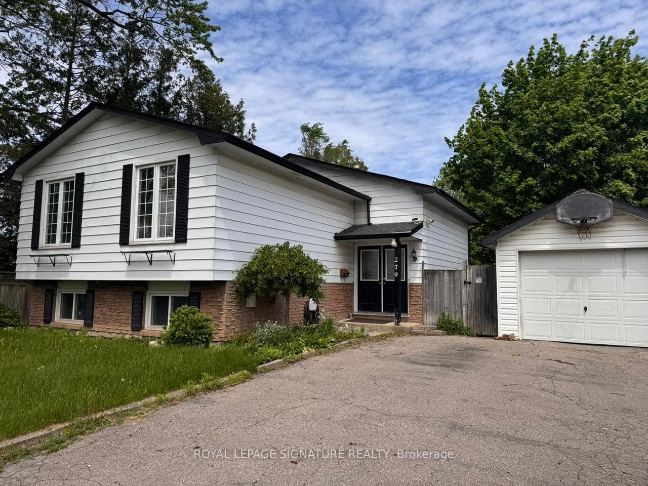 279 Lakeshore Road