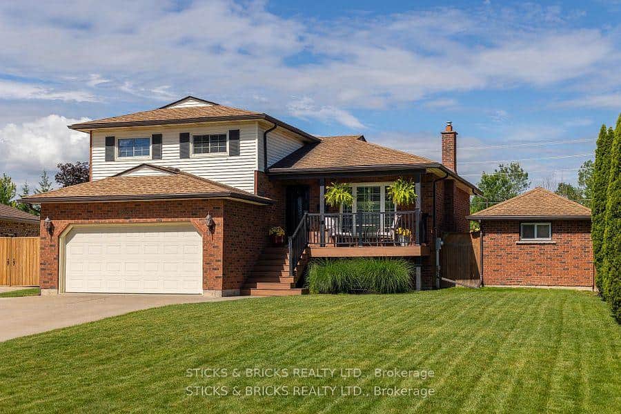 8238 Lexington Court
