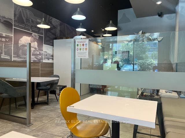 7181 Yonge Street Unit 30