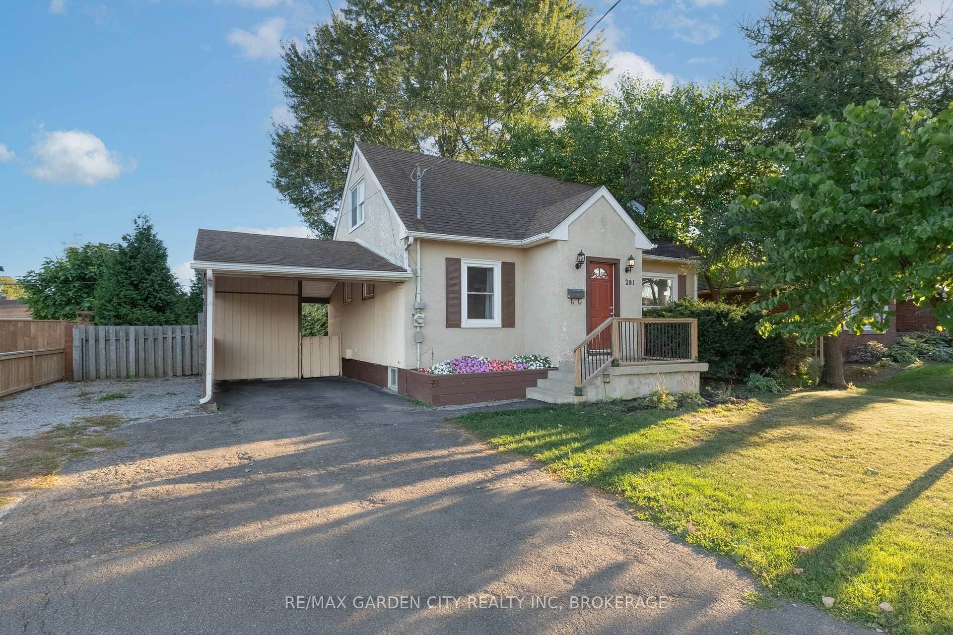 201 Thorold Road