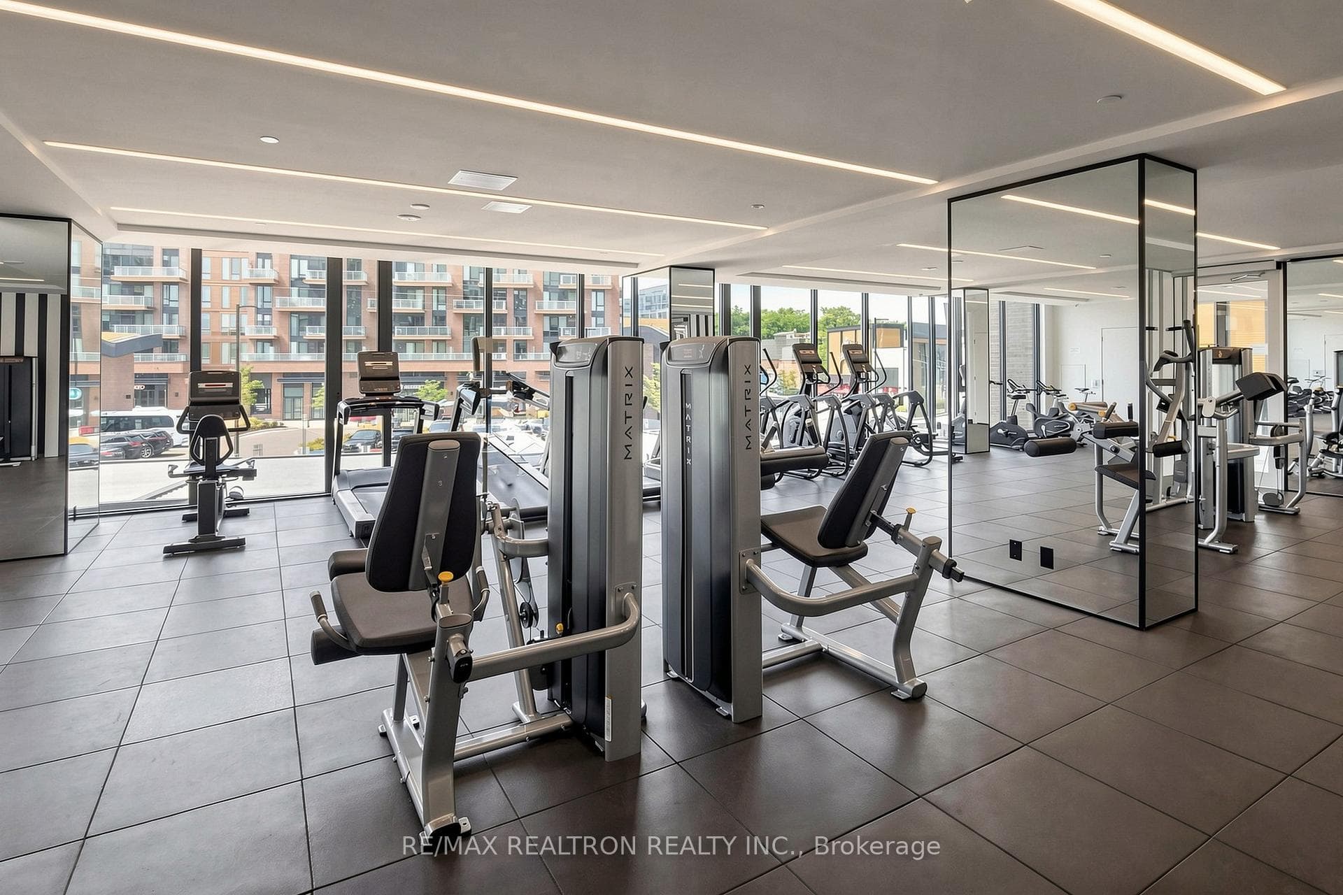 220 Missinnihe Way Unit 817