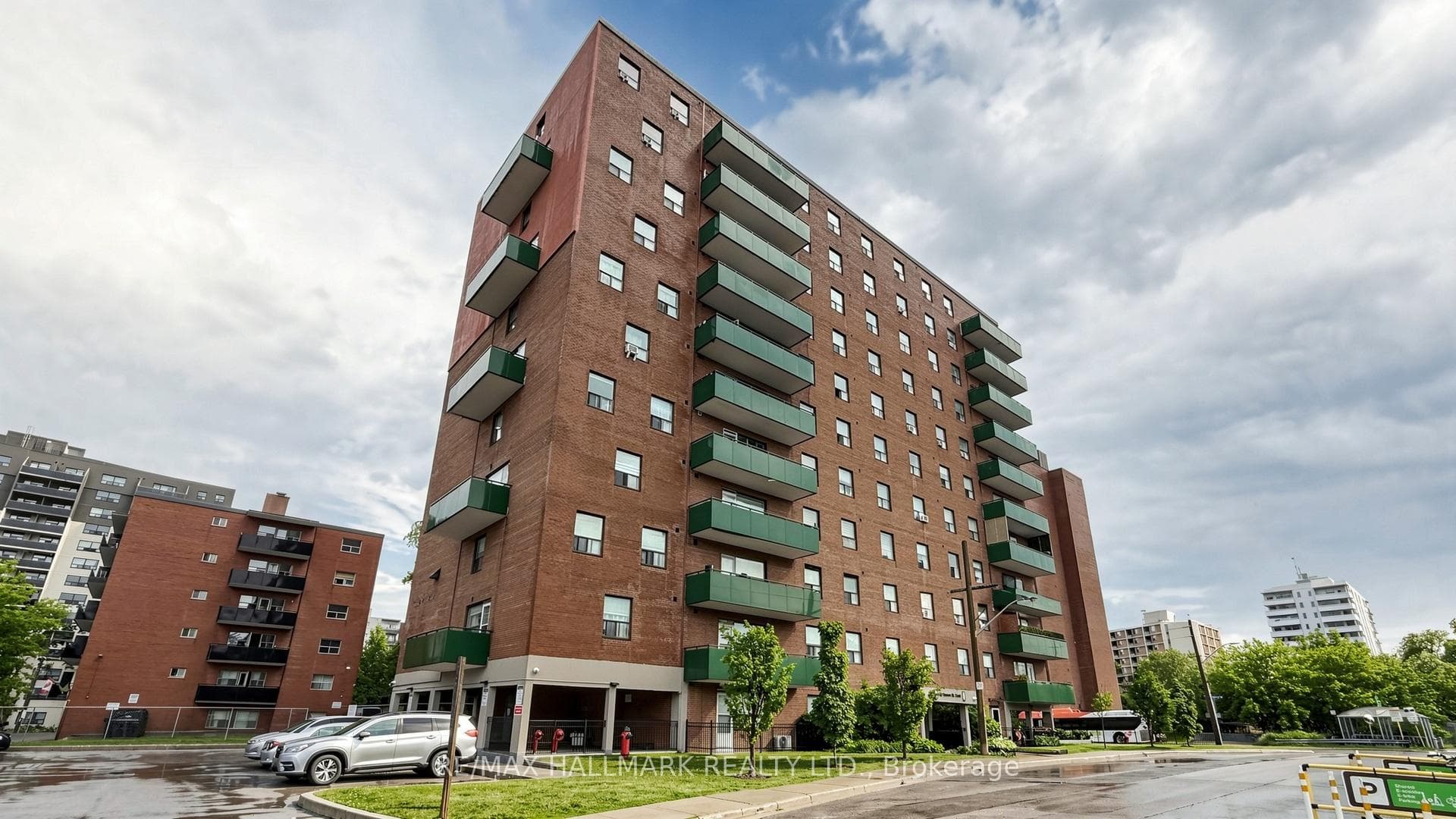 49 Queen Street Unit 402
