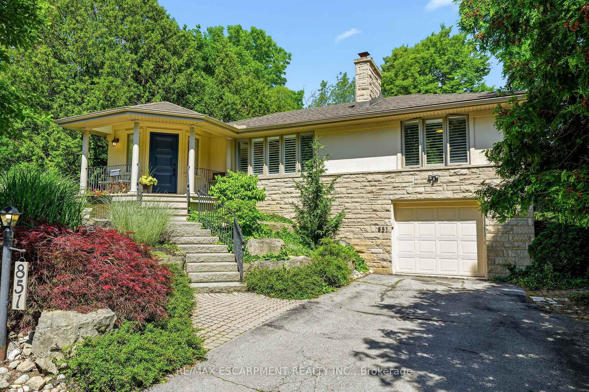 851 Mewburn Road
