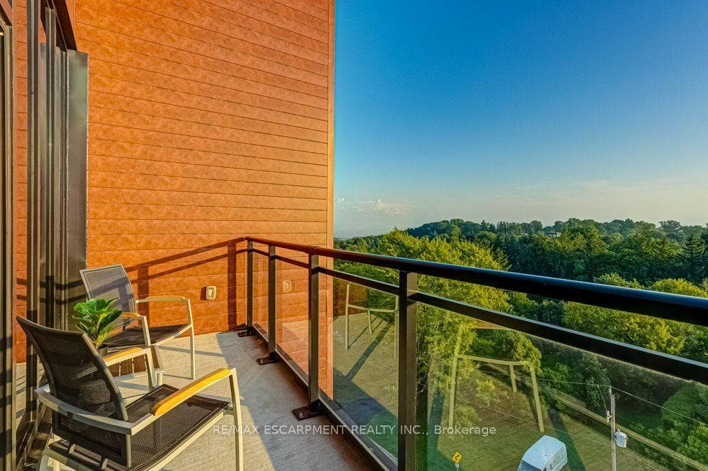 30 Hamilton Street Unit 711