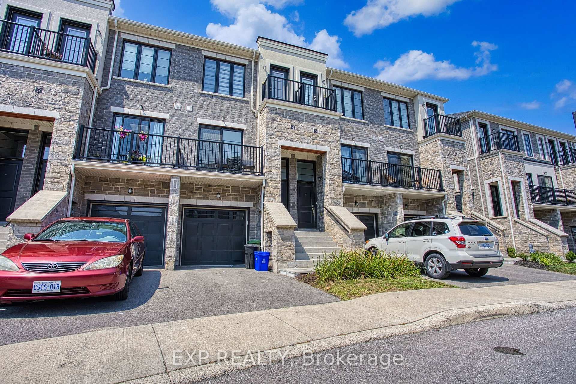 383 Dundas Street Unit 4