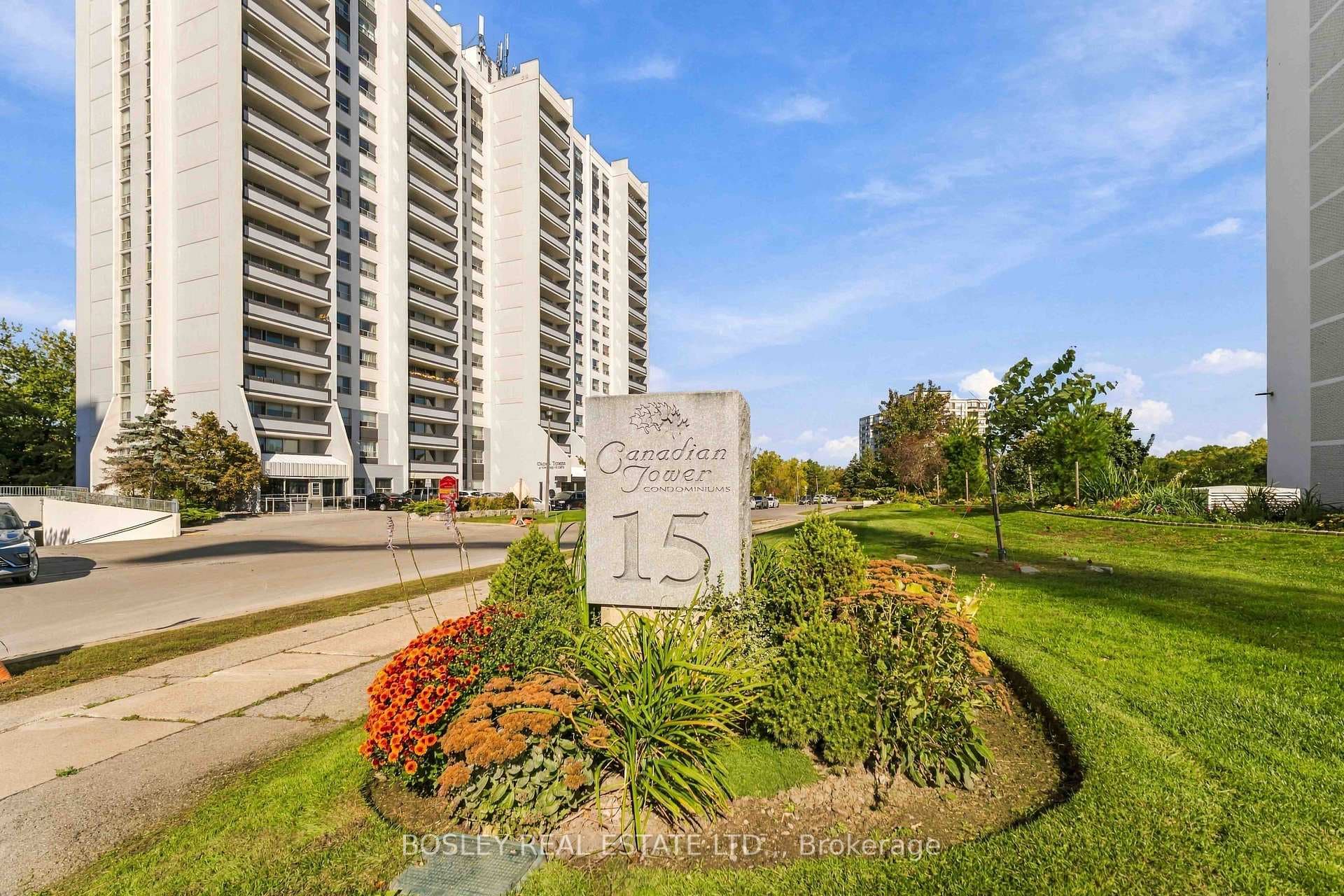 15 Towering Heights Boulevard