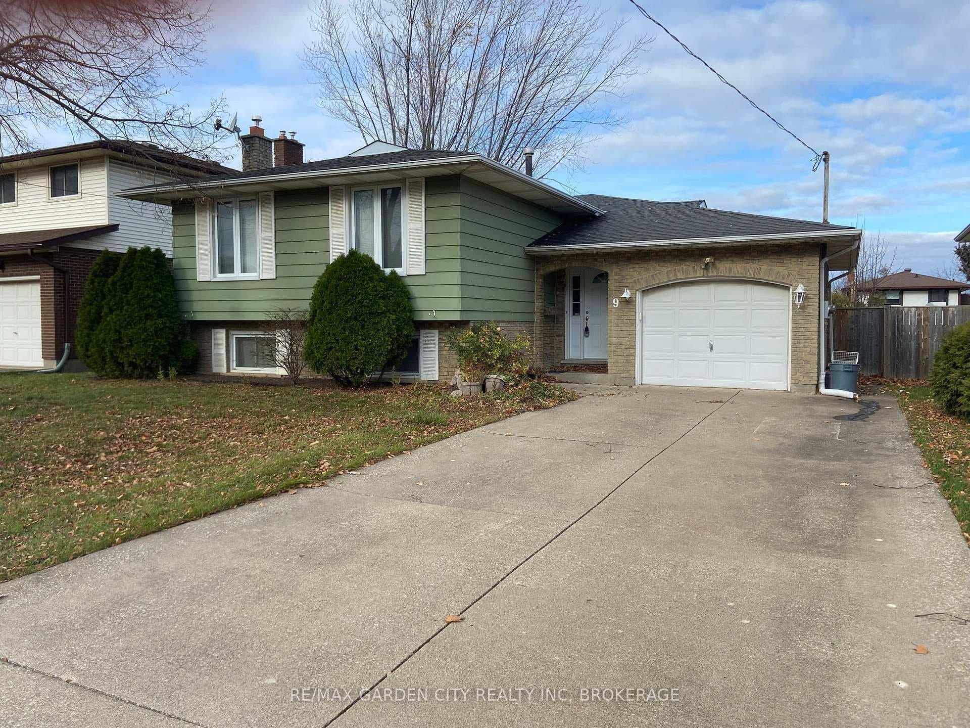 9 STONEGATE Drive Unit Upper
