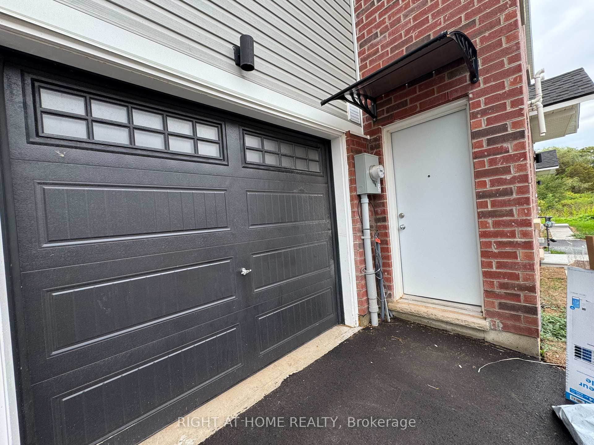 107 Highriver Trail Unit (LOWER)