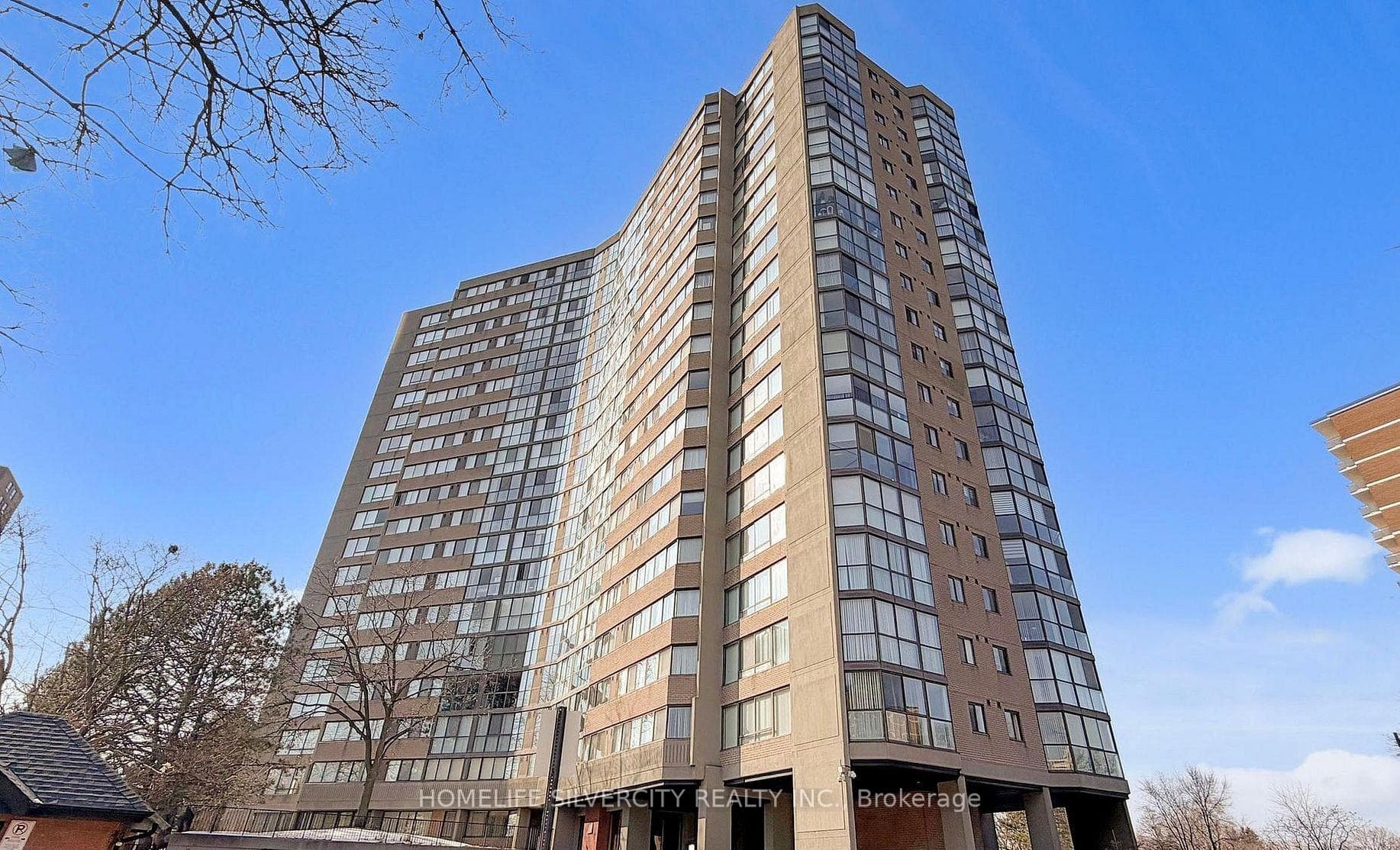 40 Richview Road Unit 707