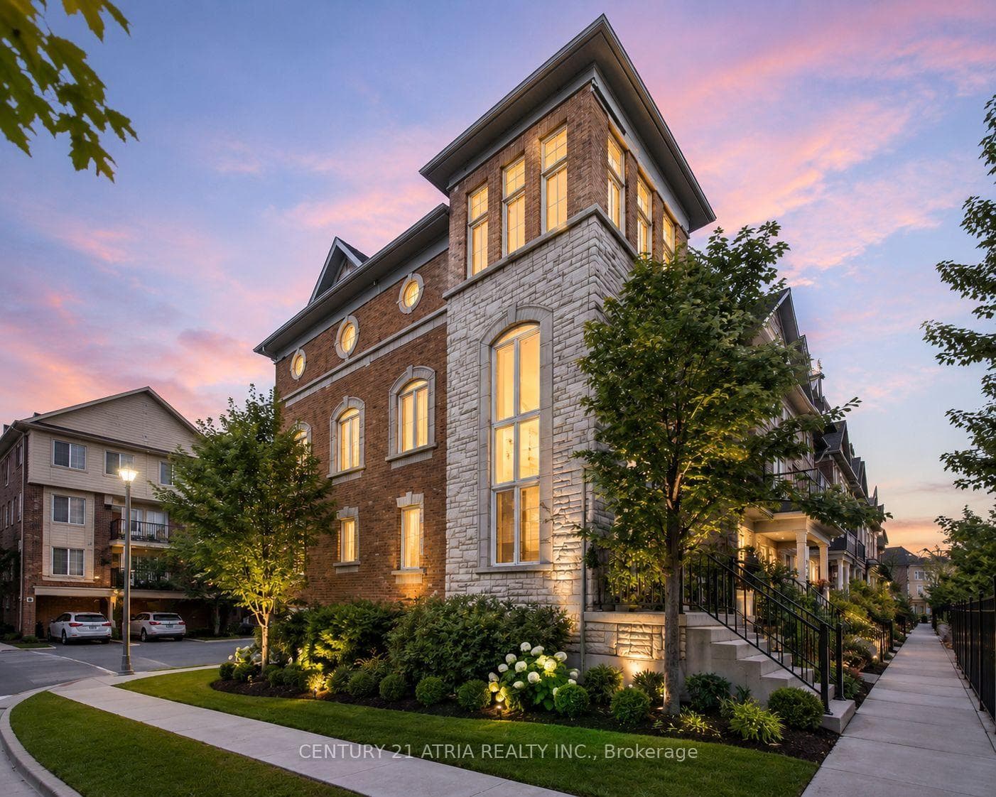 92 Louisbourg Way