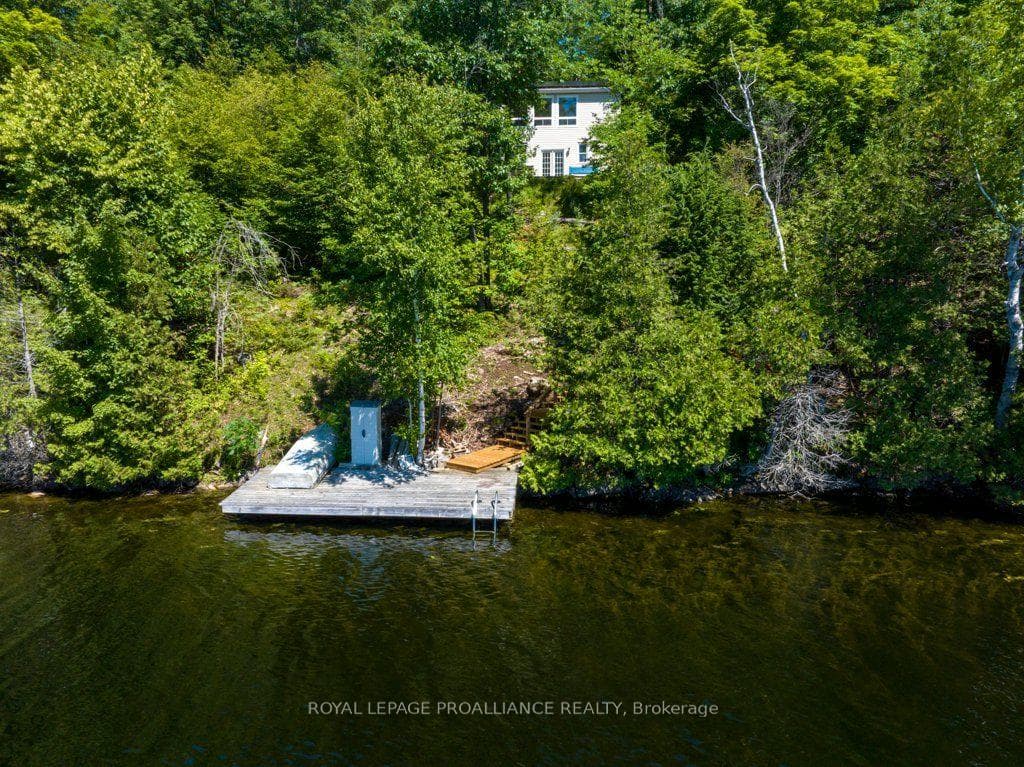 1076 Valley Lane
