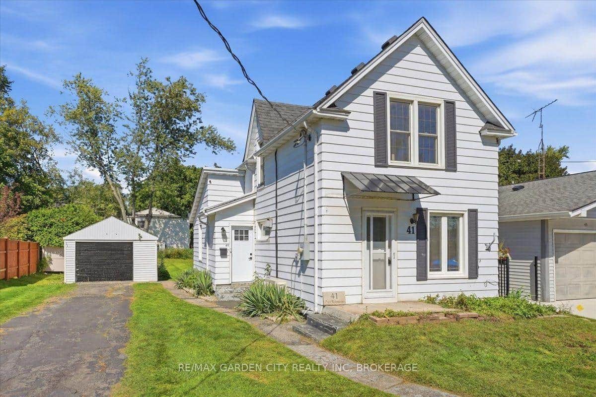 41 Port Robinson Road