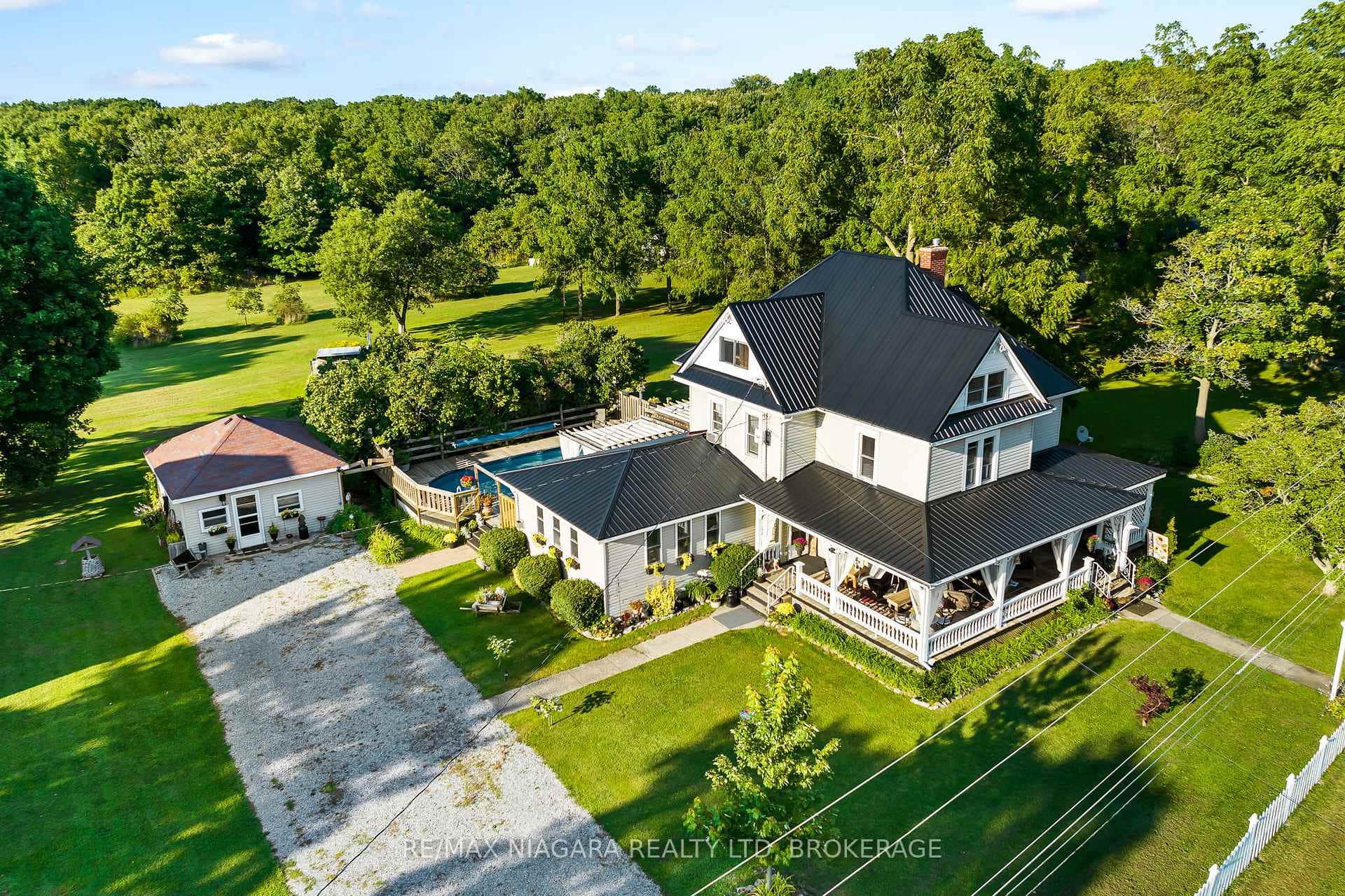 11562 Lakeshore Road