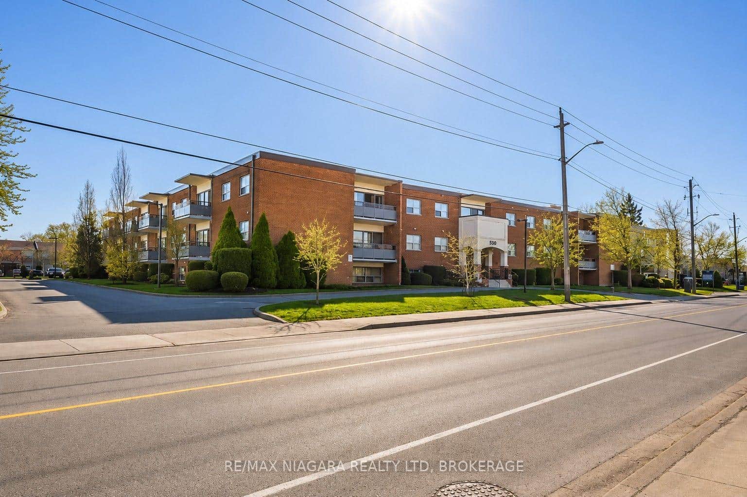 242 Oakdale Avenue Unit 201
