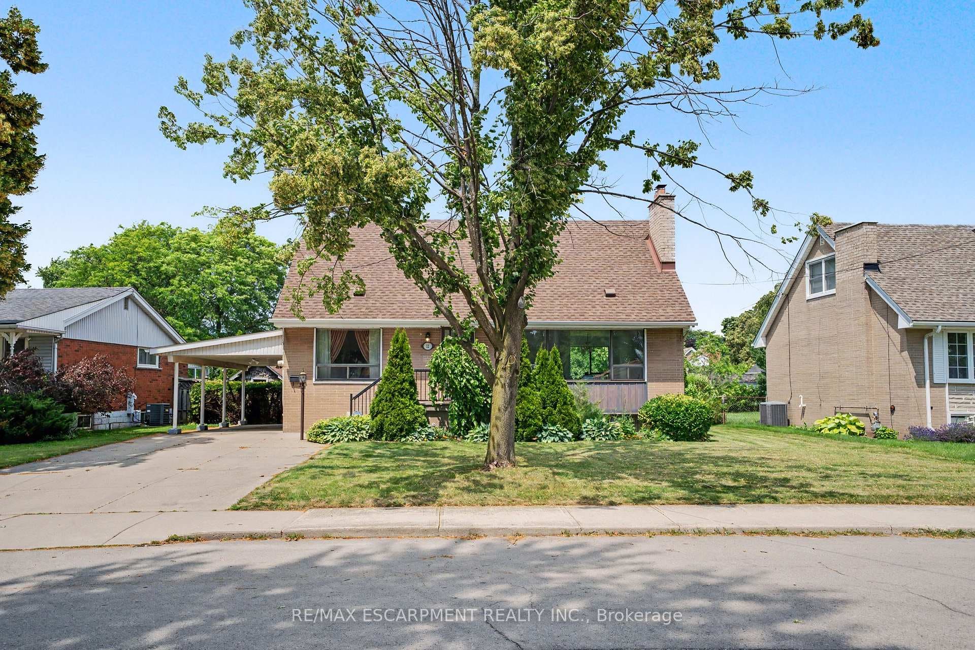 11 Marshall Avenue