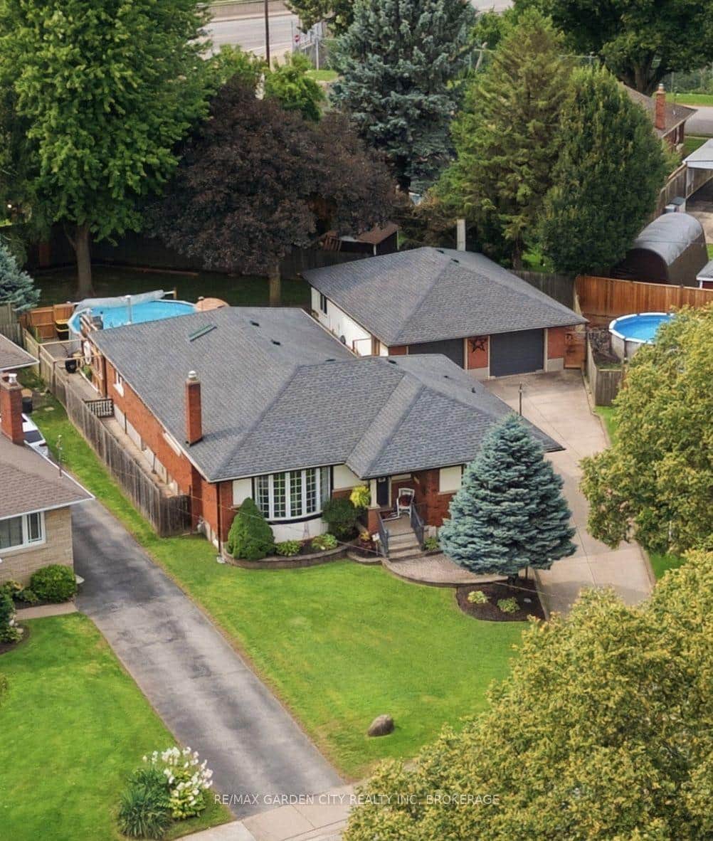 4993 RENDALL Crescent