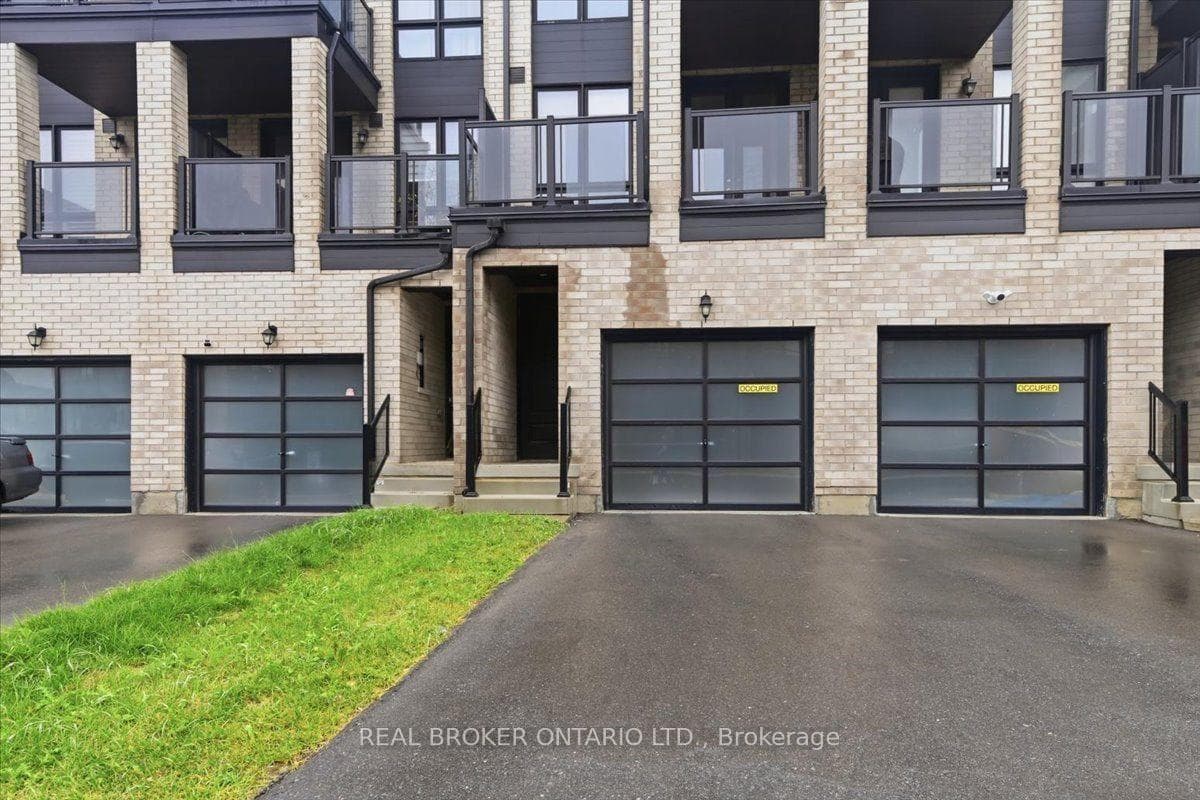 112 Stauffer Crescent