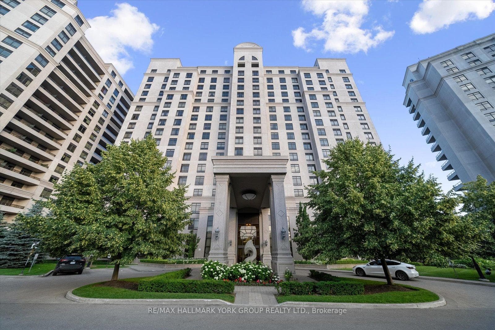 9245 Jane Street Unit 1601