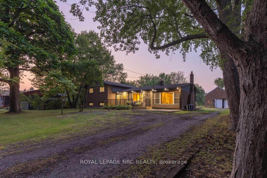 2432 Port Robinson Road