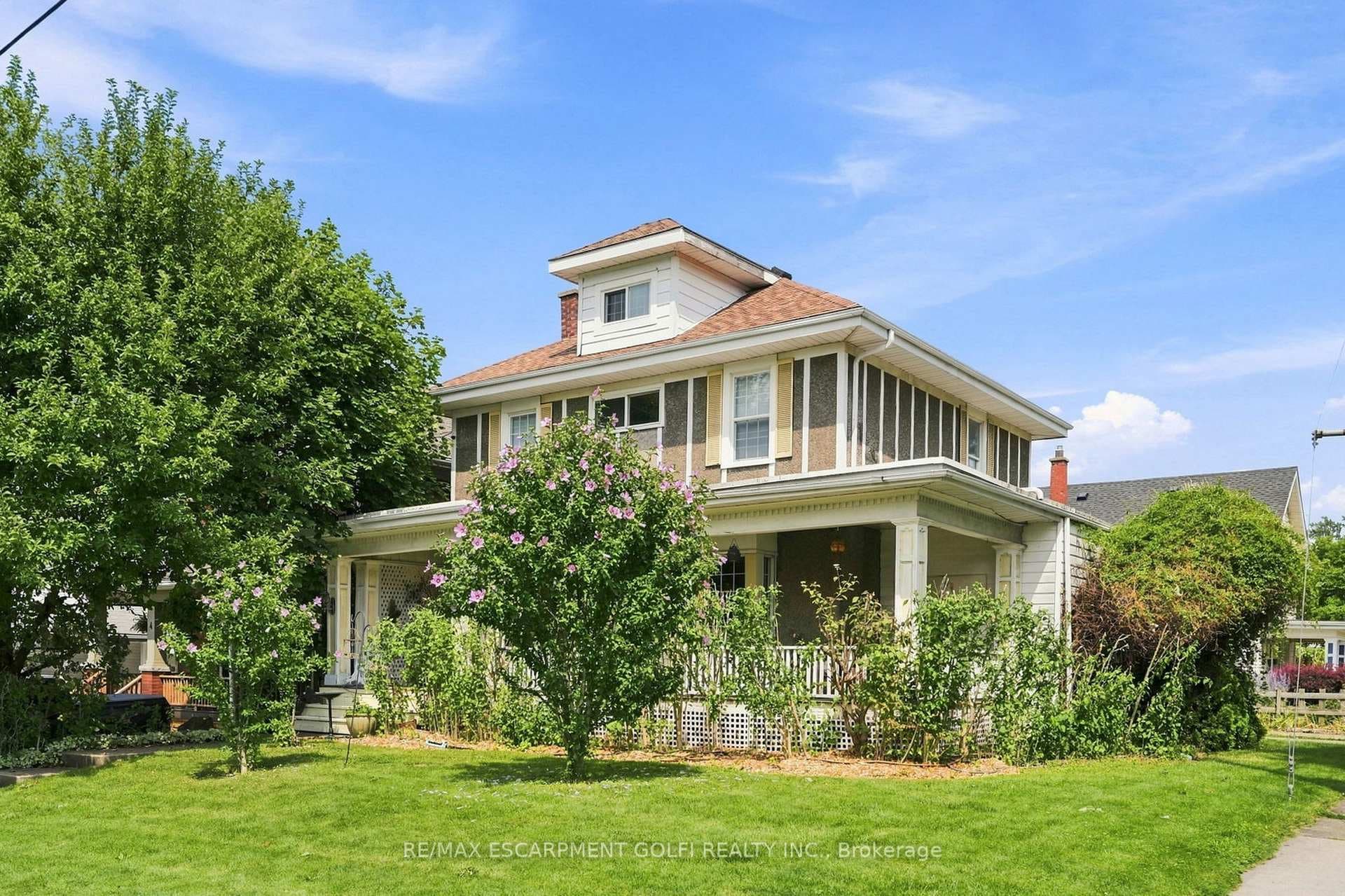 2 Carleton Street