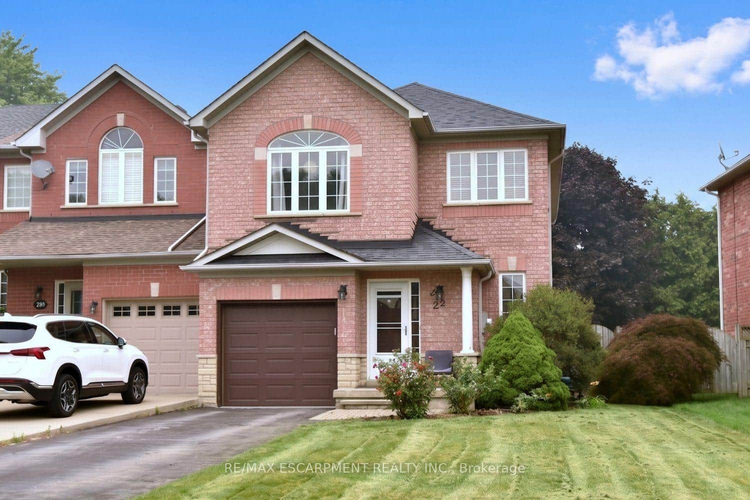 22 Moore Crescent