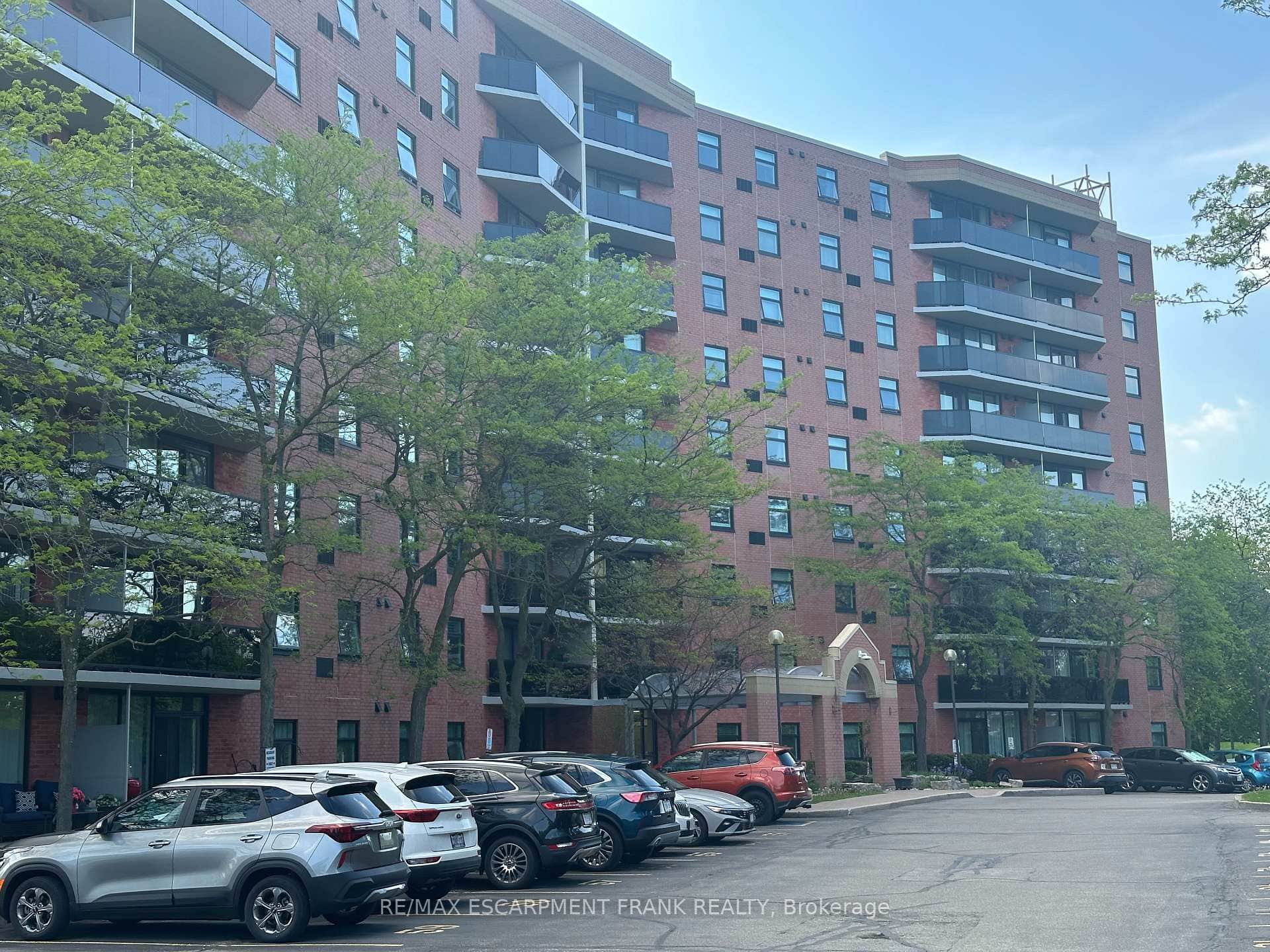 9 Bonheur Court Unit 808