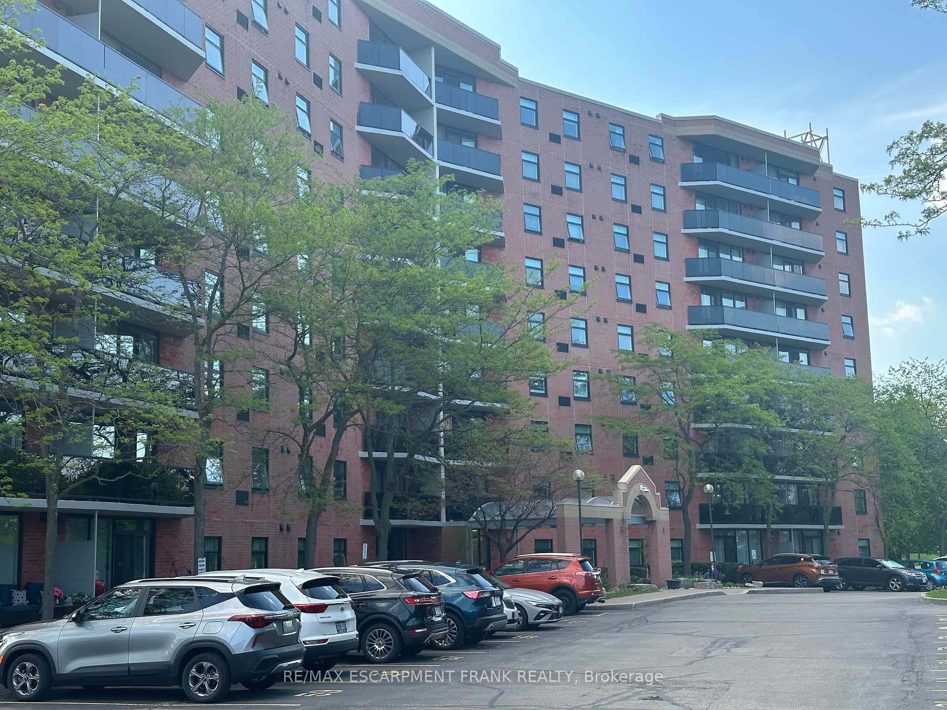 9 Bonheur Court Unit 808