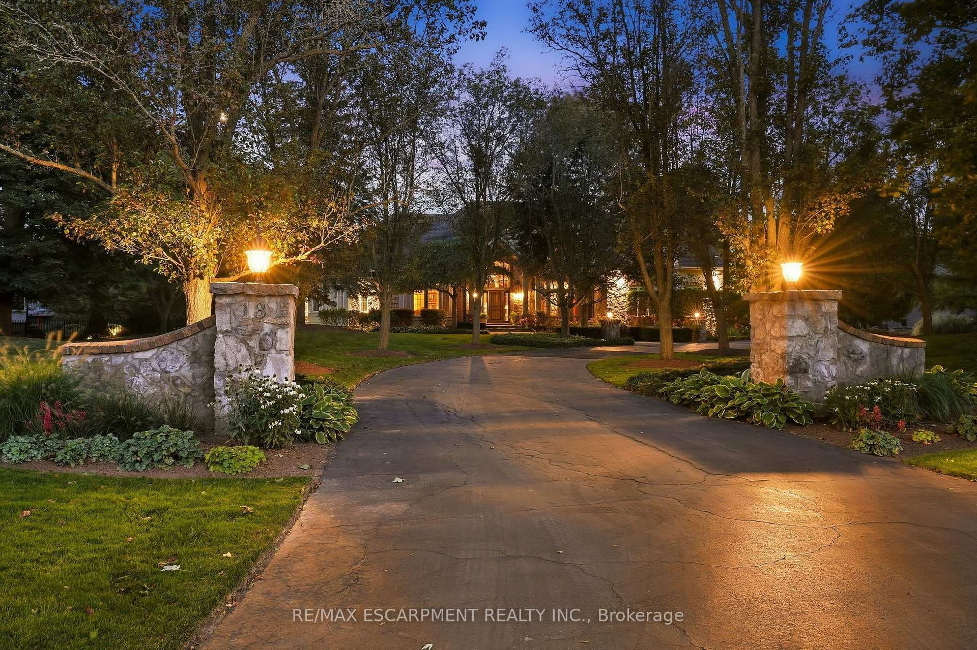 18 Blackberry Place