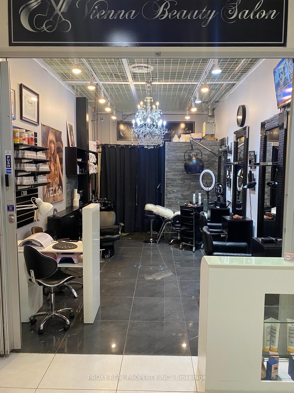 7181 Yonge Street Unit 102