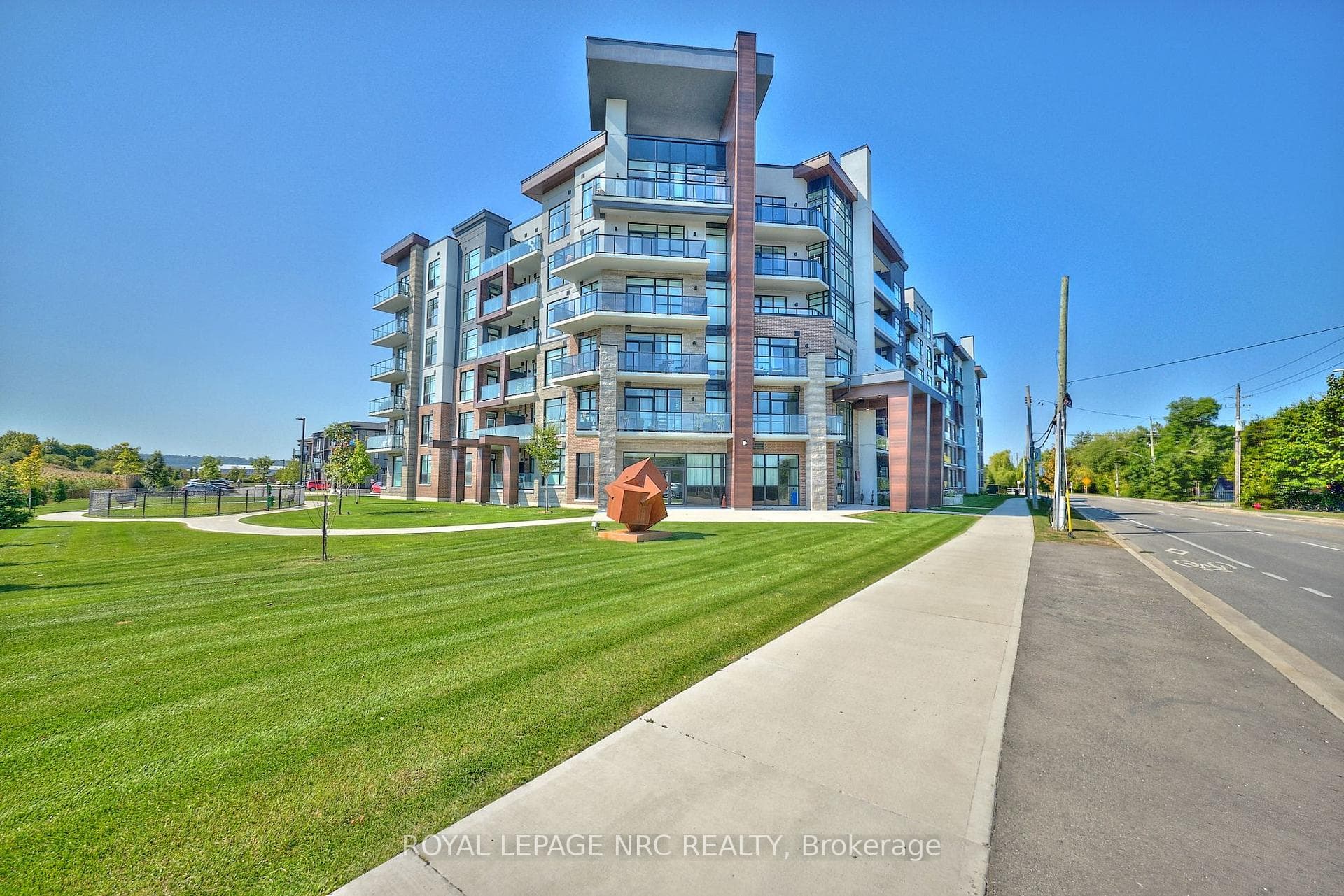 600 North Service Road Unit 221