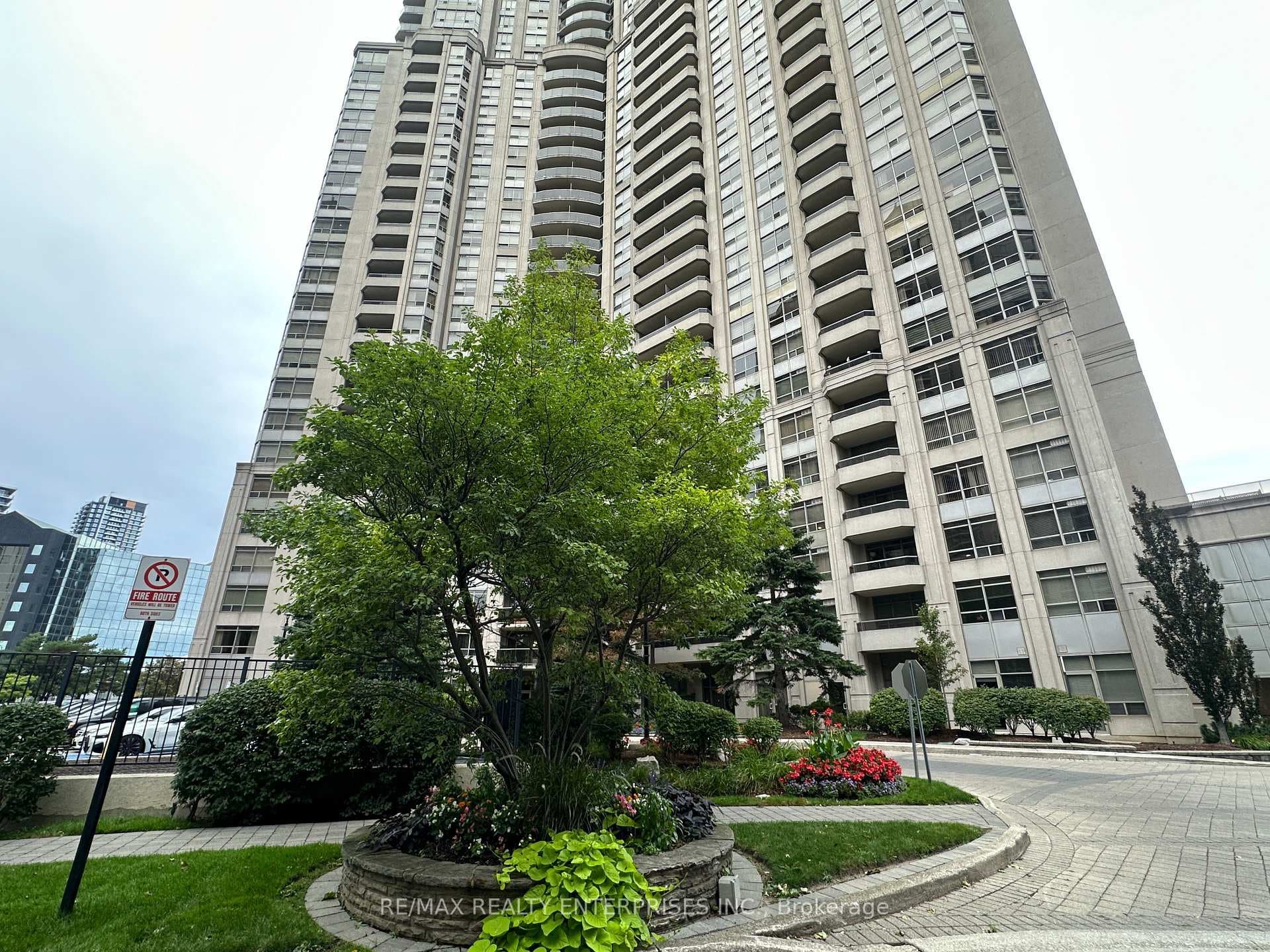 35 Kingsbridge Garden Circle Unit 711