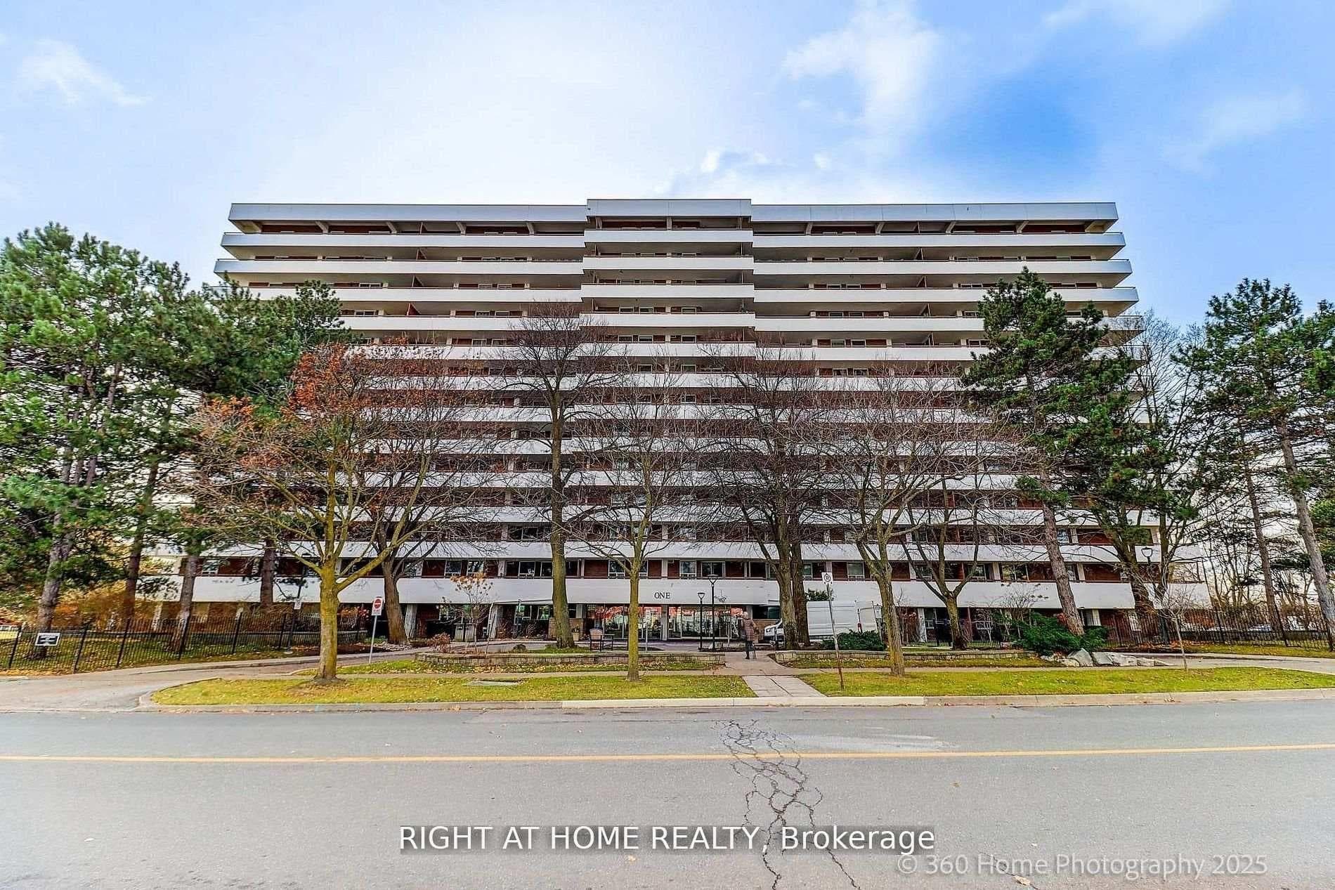 1 Royal Orchard Boulevard Unit 803