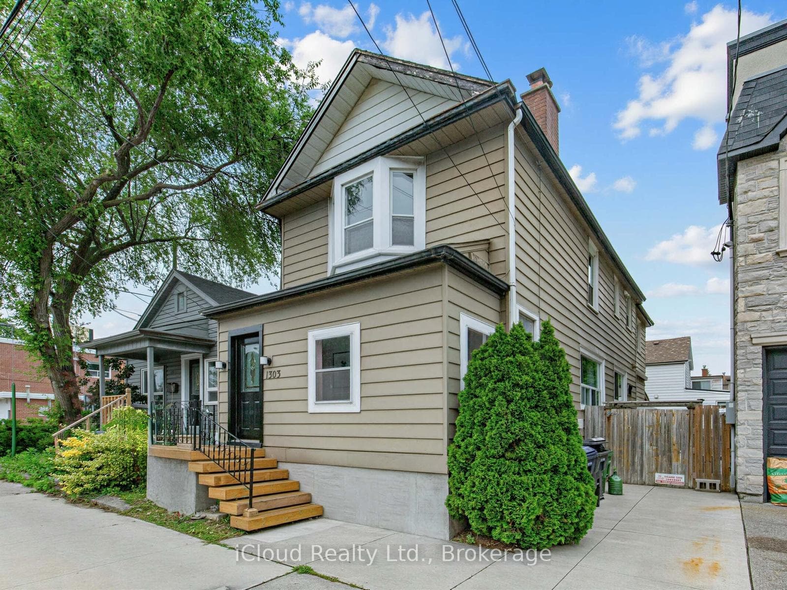 1303 Woodbine Avenue