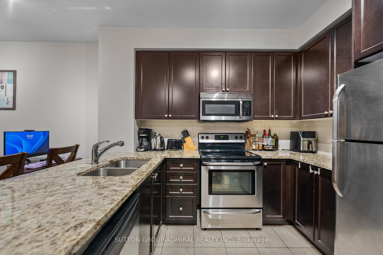 9255 Jane Street Unit 215