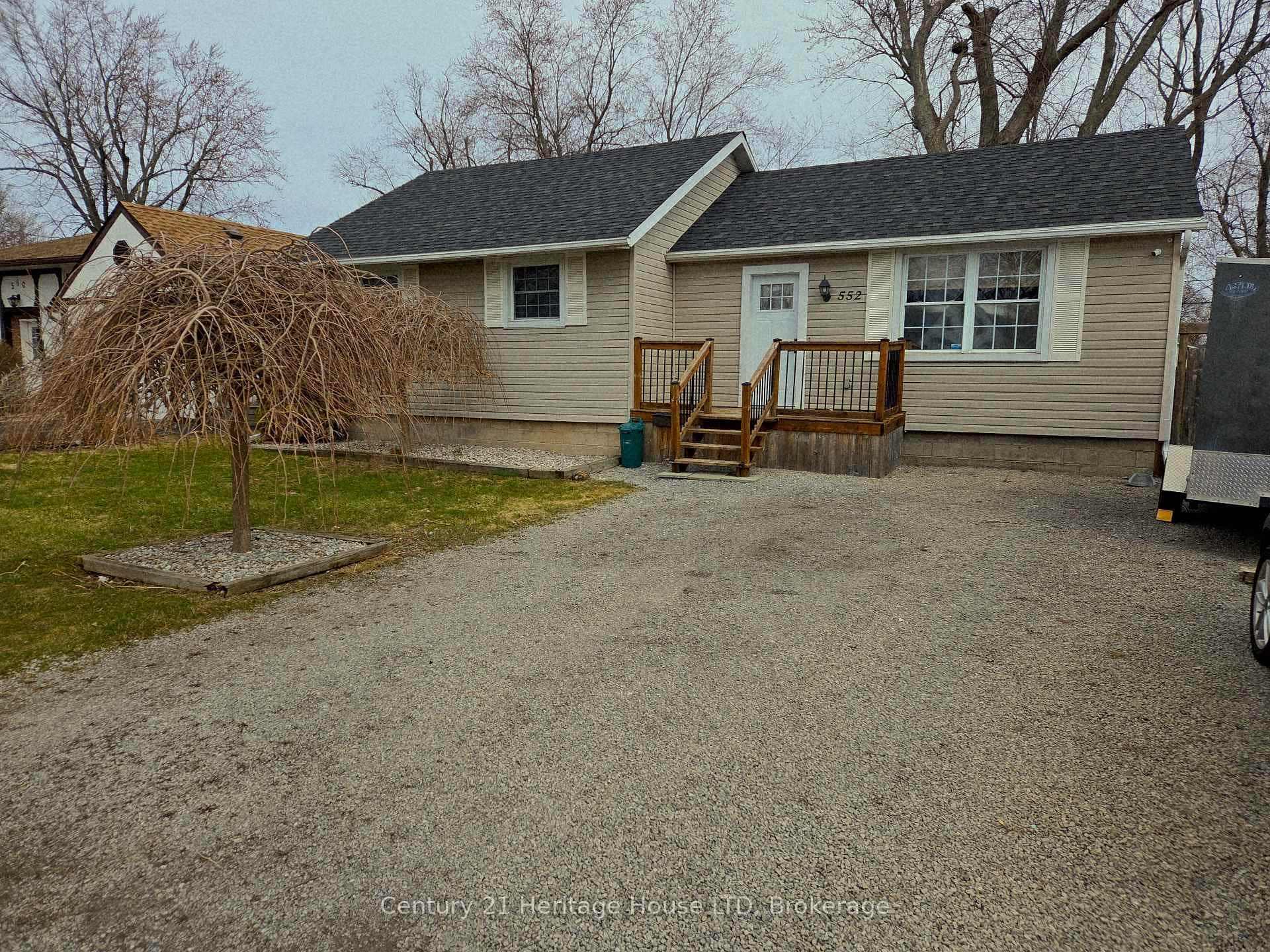 552 Lakeview Road