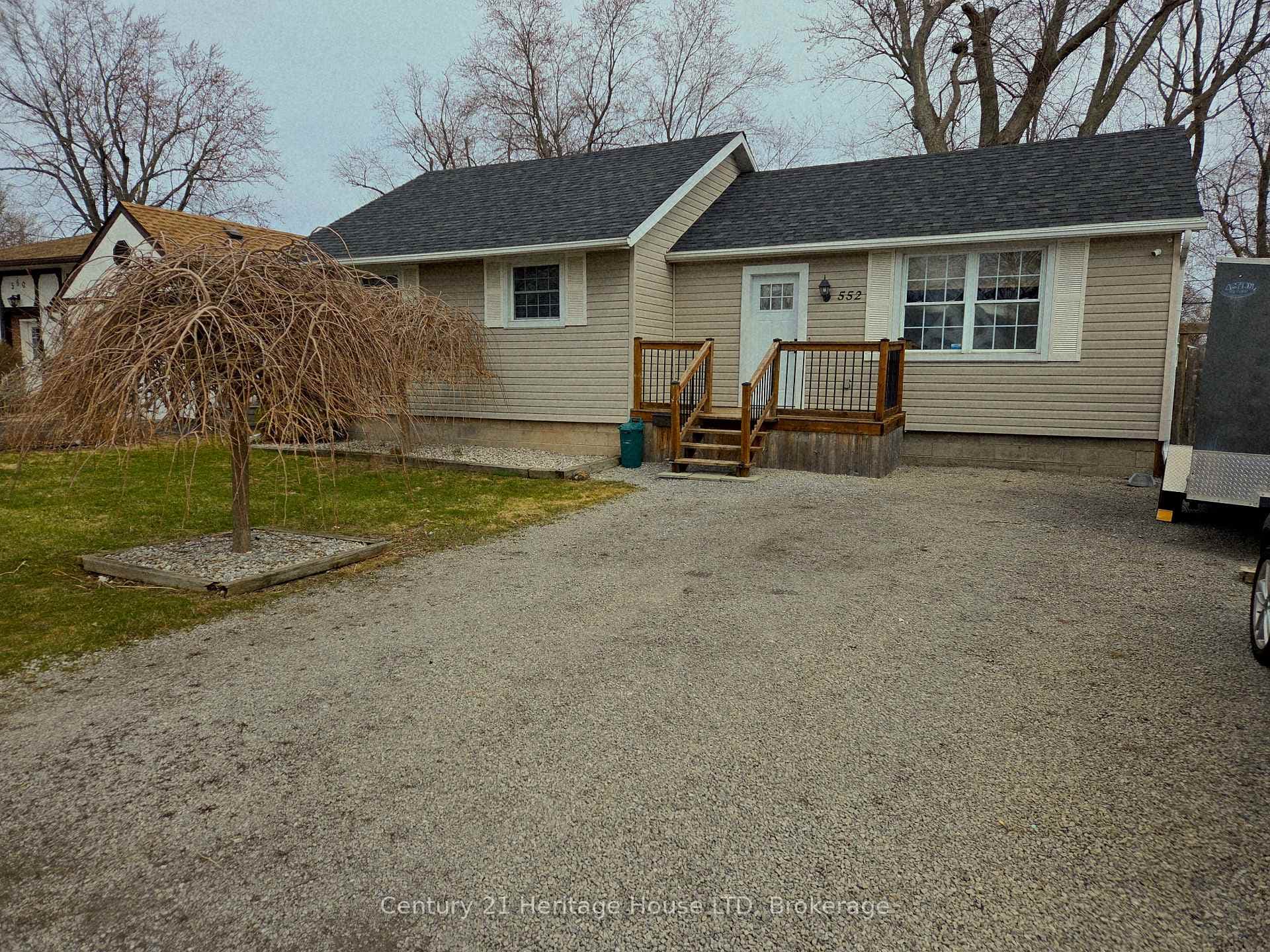 552 Lakeview Road