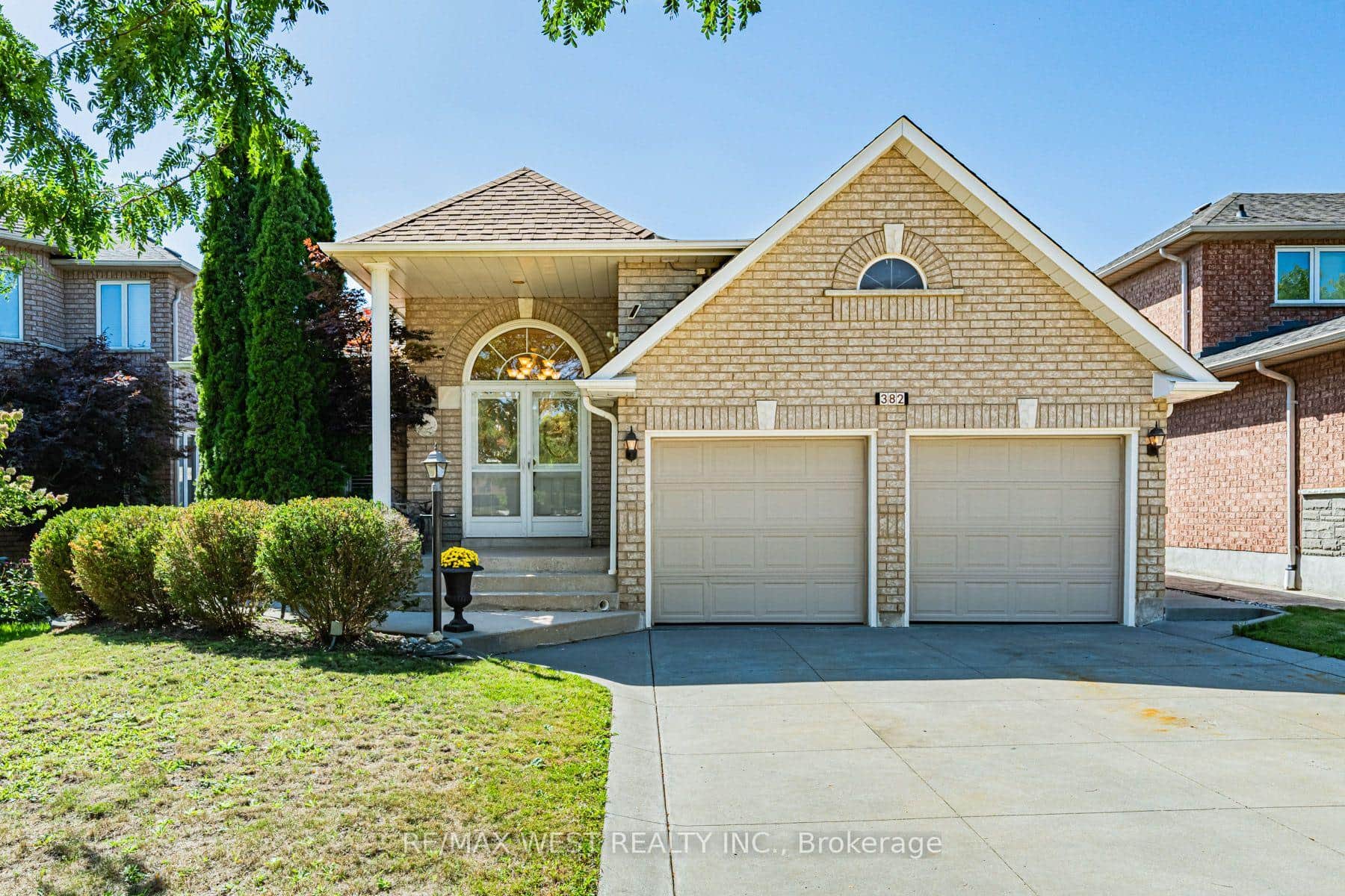 382 Melville Avenue