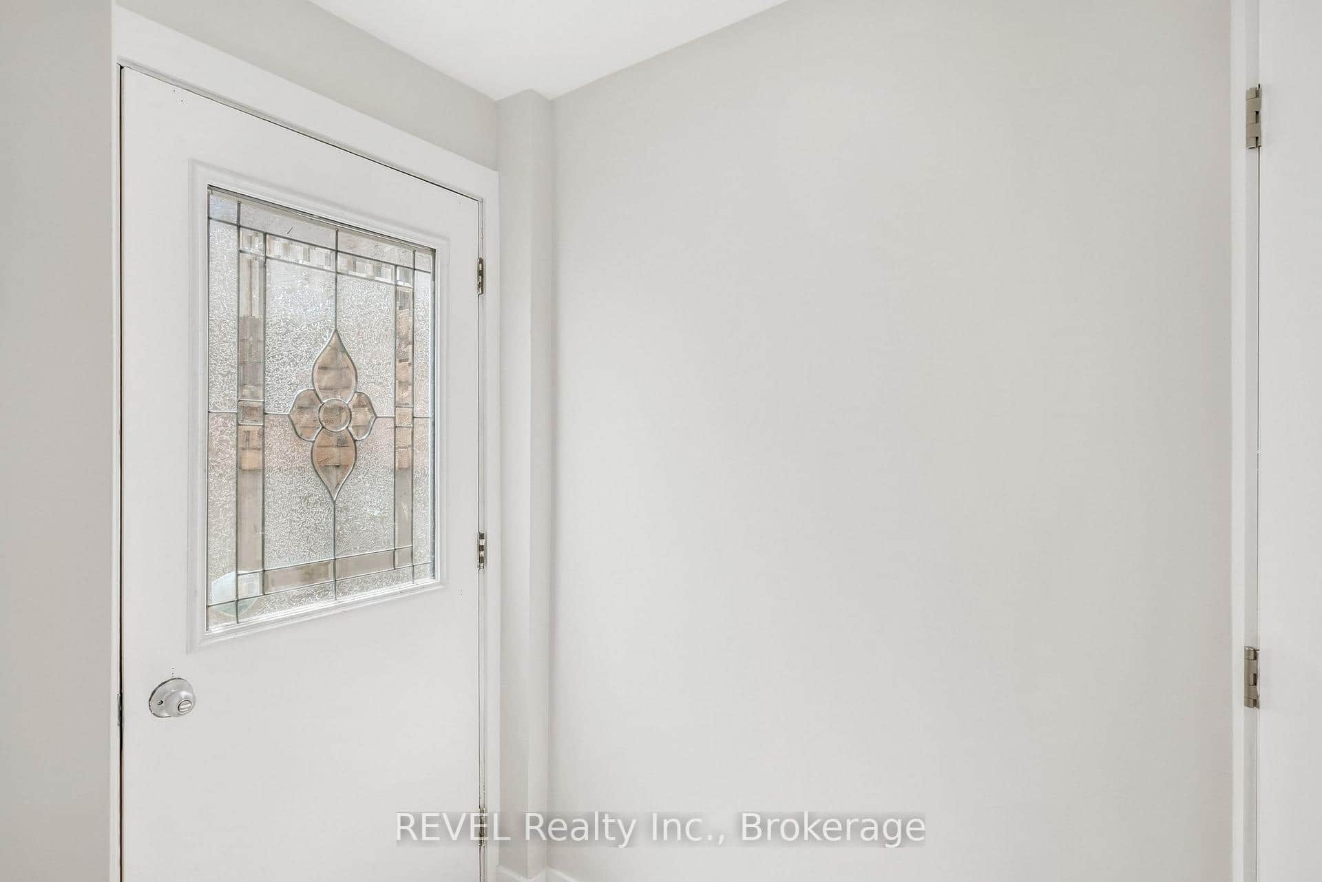 6166 Wildrose Crescent Unit LOWER