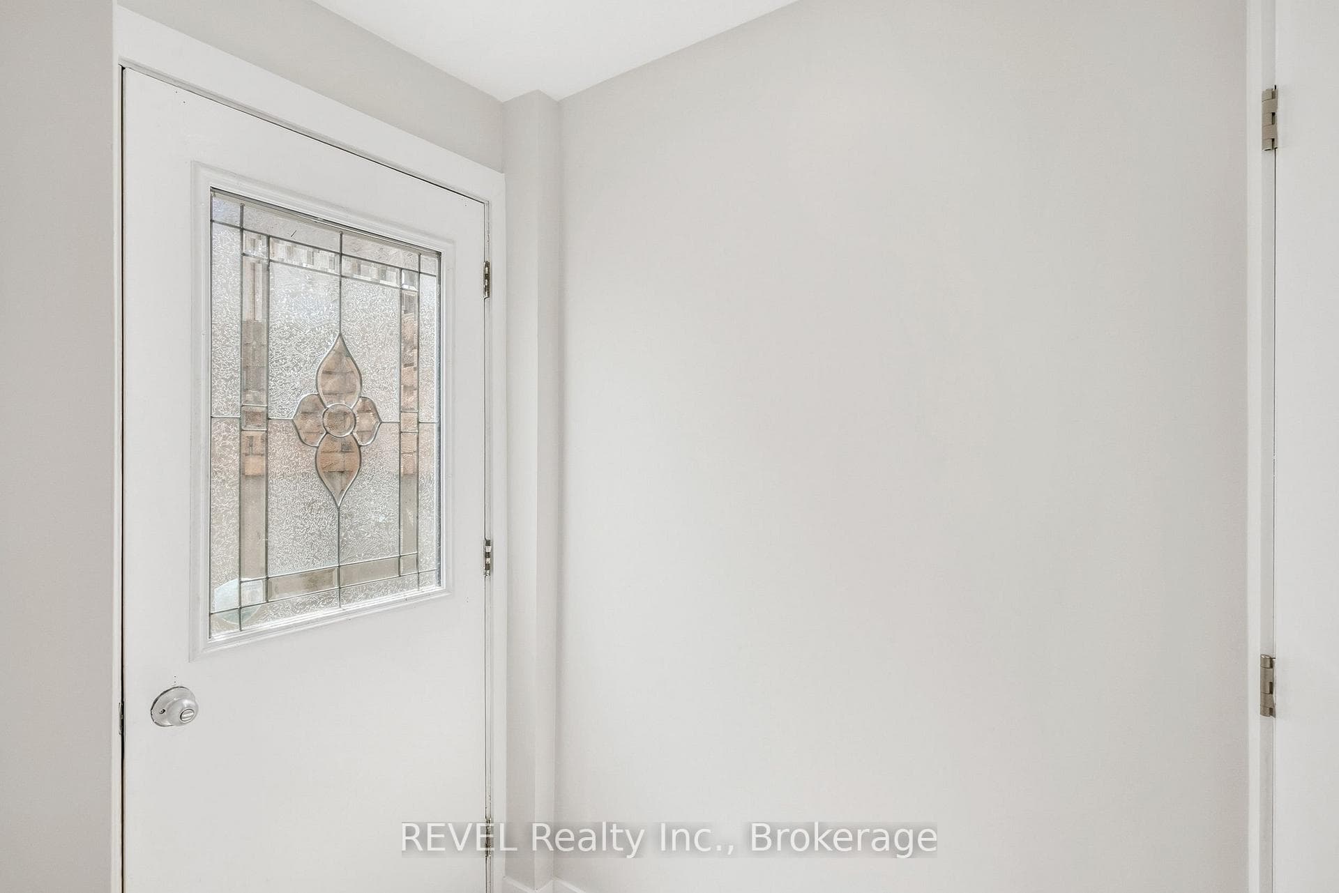 6166 Wildrose Crescent Unit LOWER