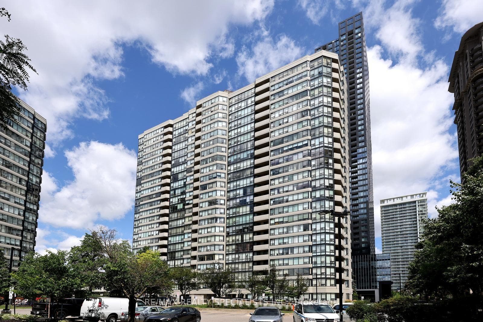 330 Rathburn Road Unit 1507