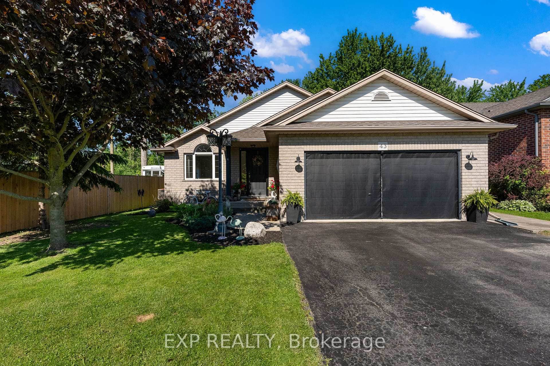 Welcome to 43 Thorold Ave!