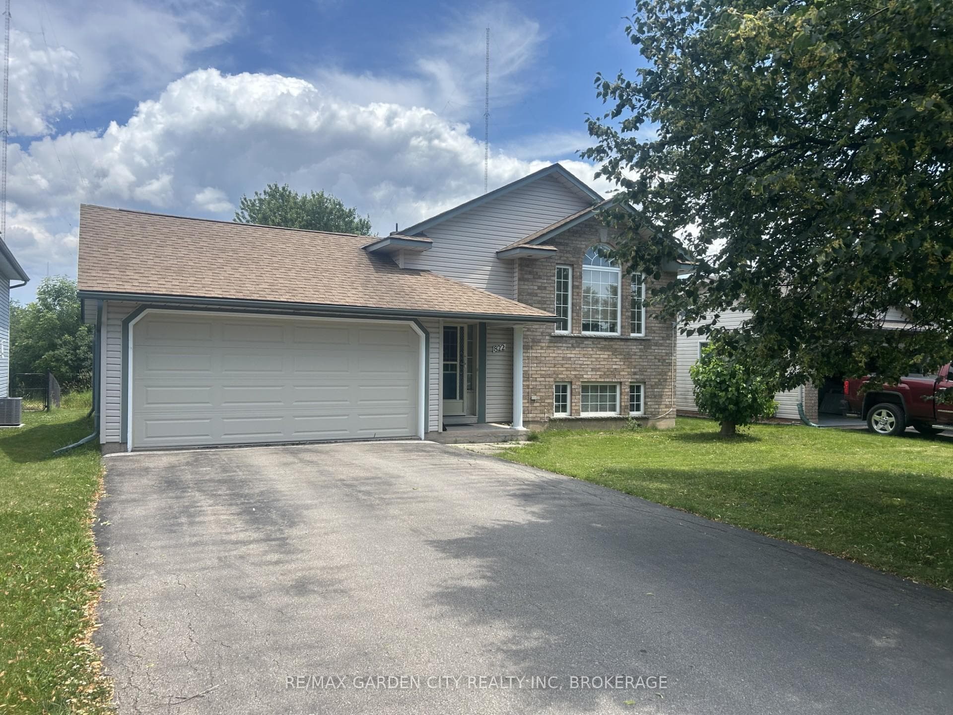 822 Woodside Court
