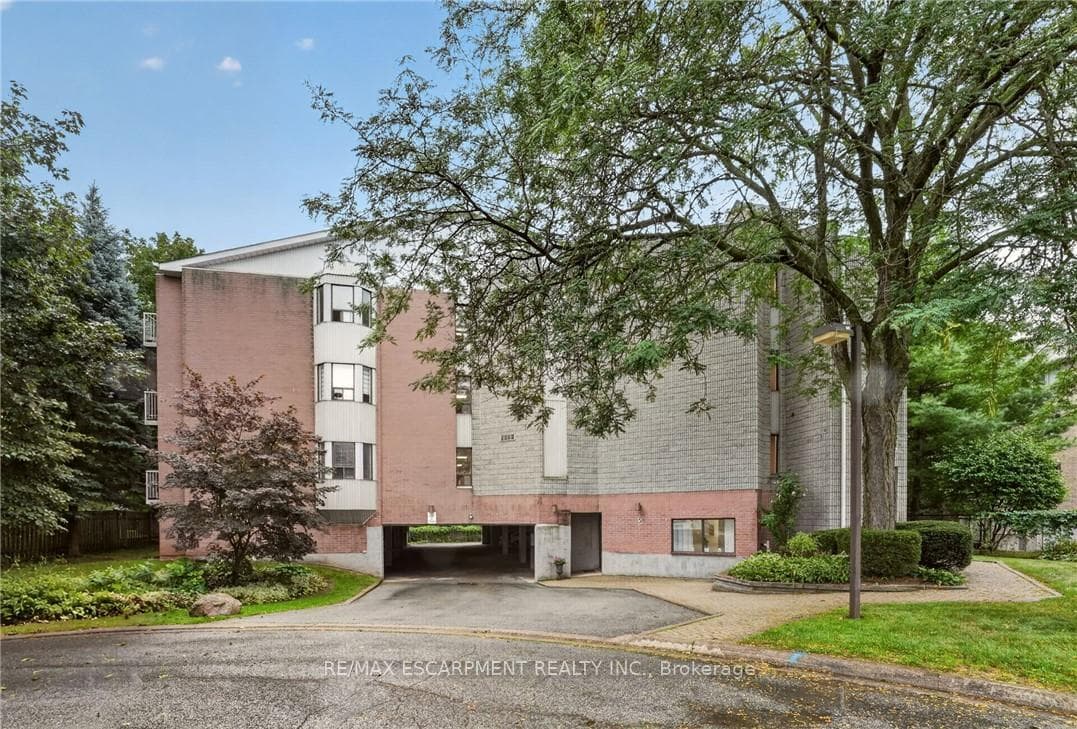 5 Niagara Street Unit 301